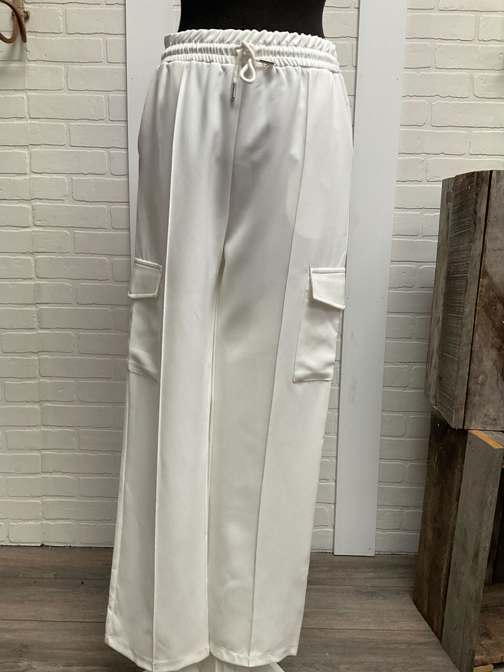 Nouveauté pantalon cargo printemps/été 2024