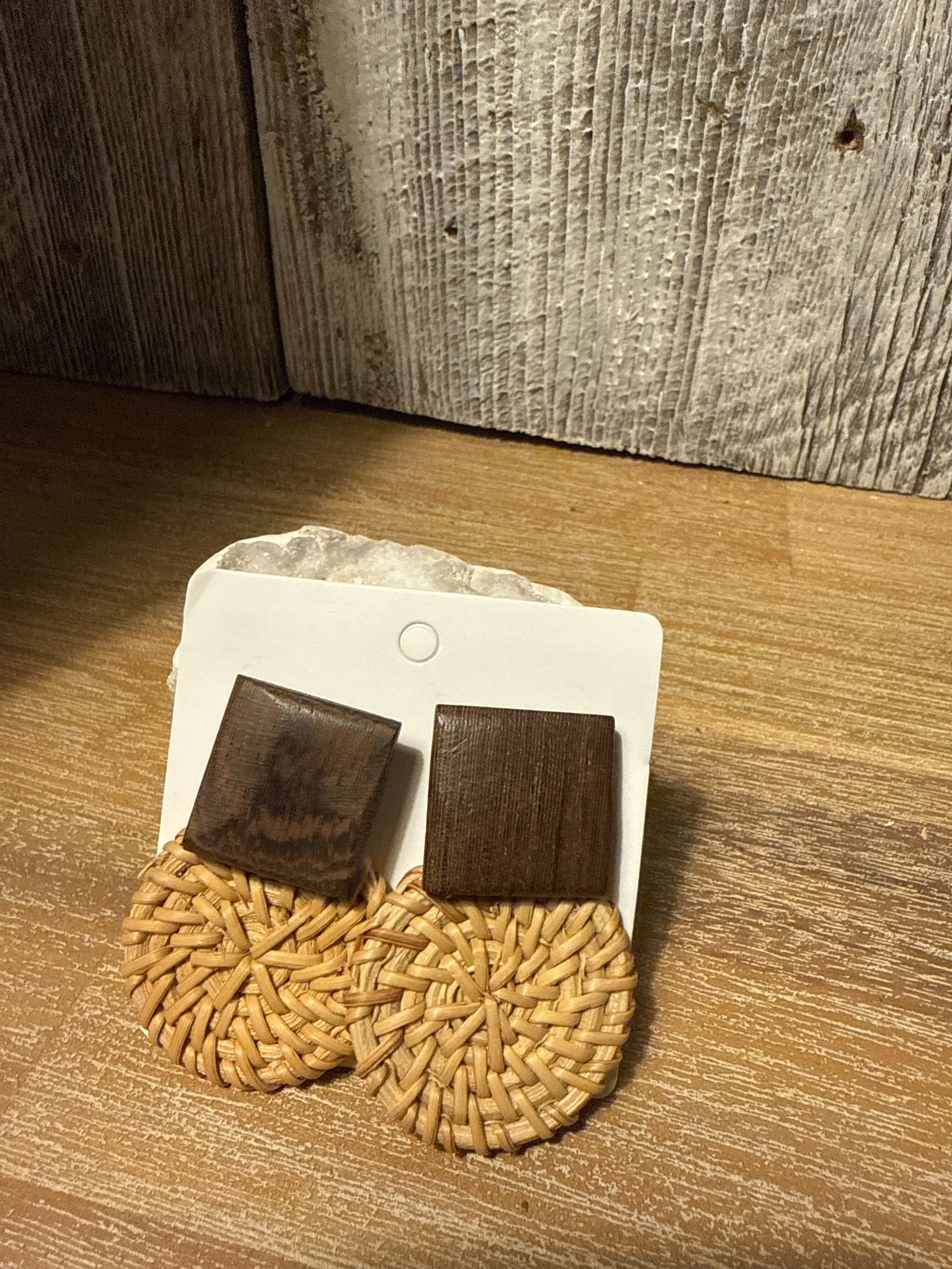 Boucle d'oreille en paille