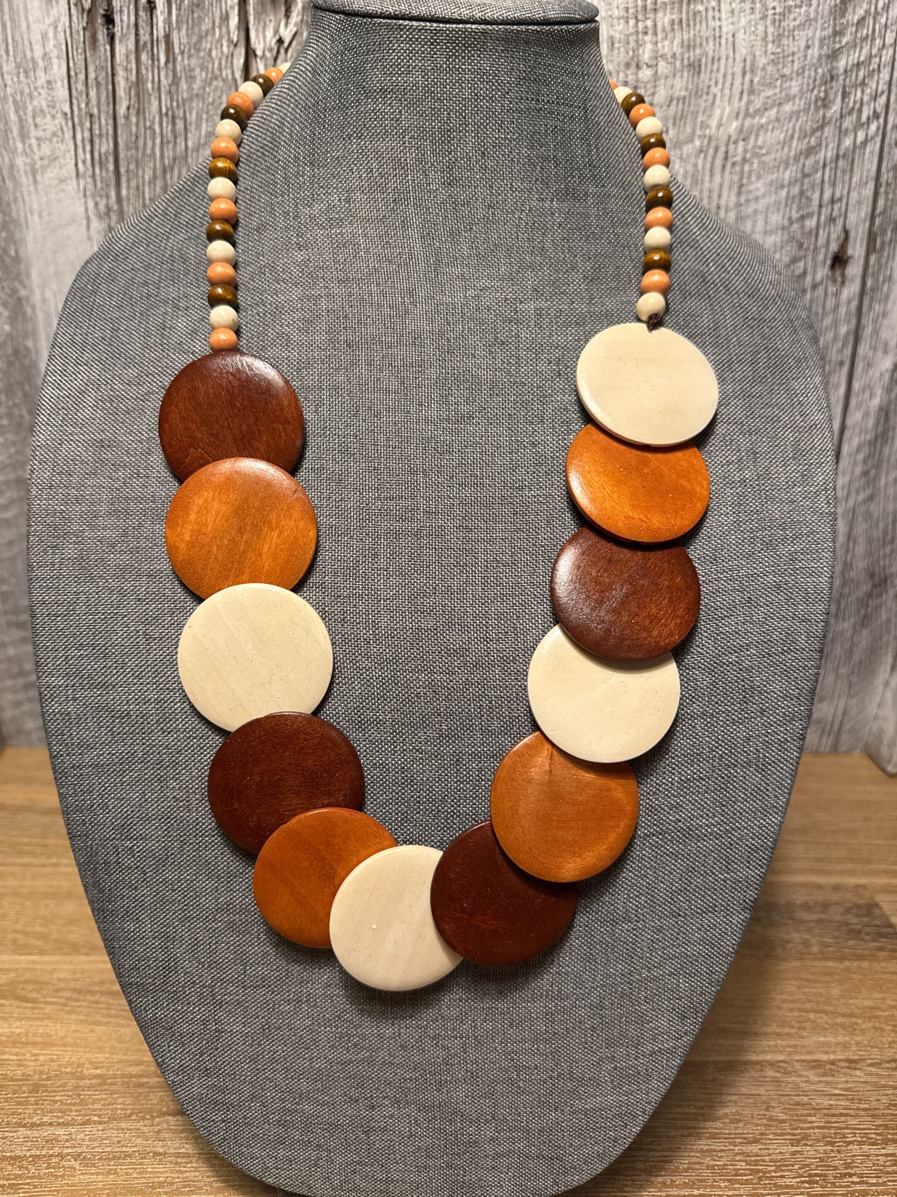 Collier en bois