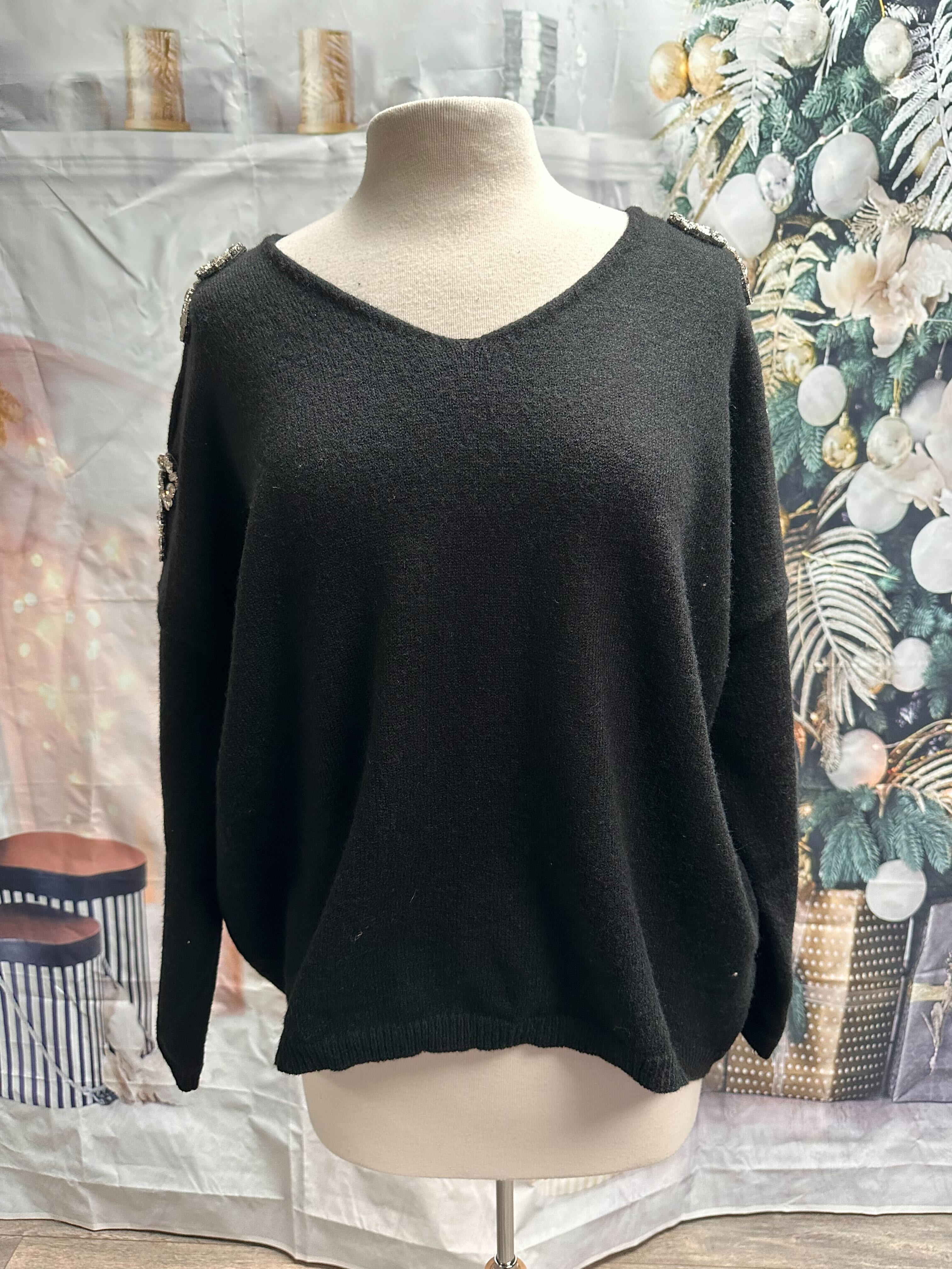 Chandail avec boucles en diamants