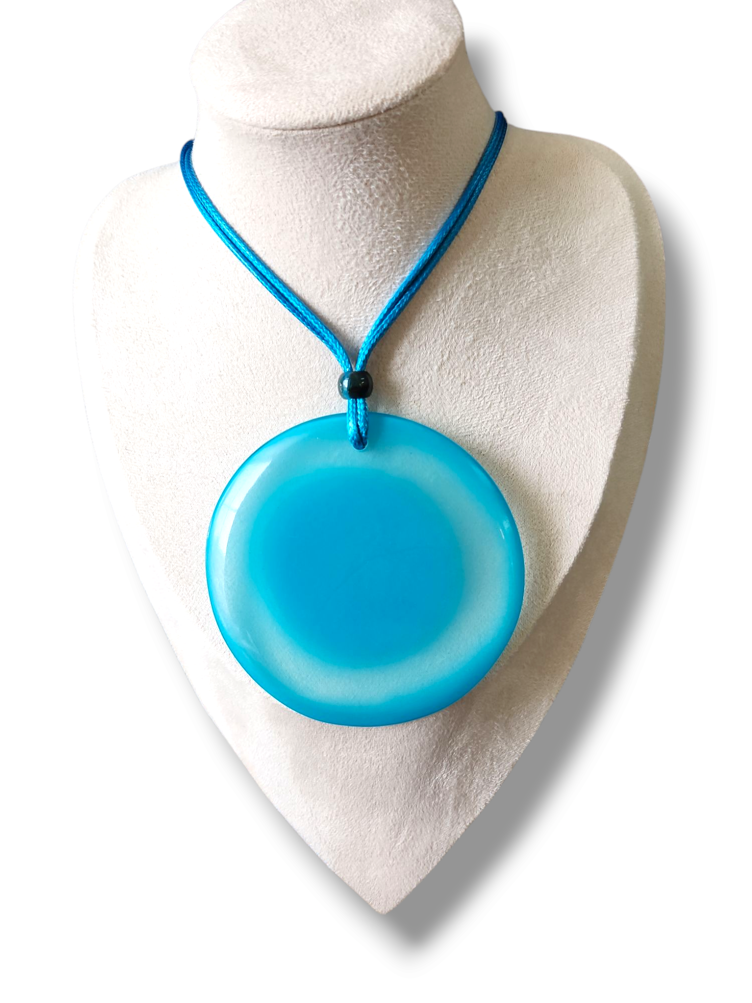 Collier en résine