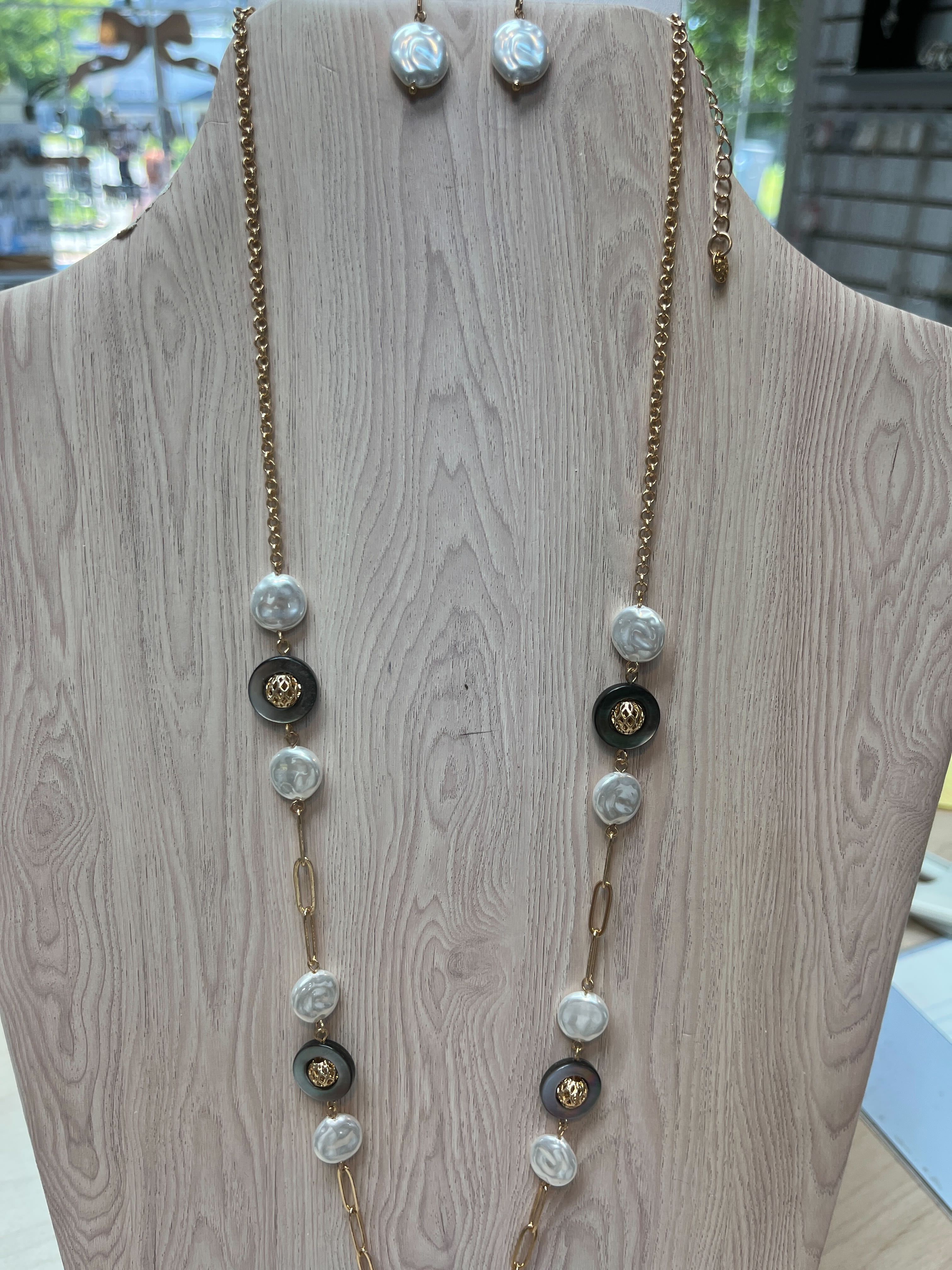Collier et boucle d'oreille or et perle