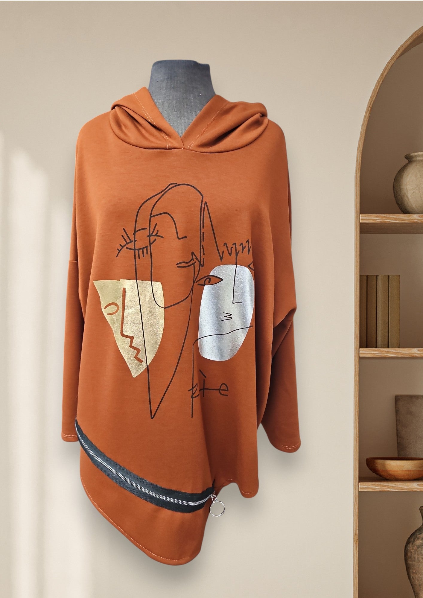 Chandail avec dessin abstrait