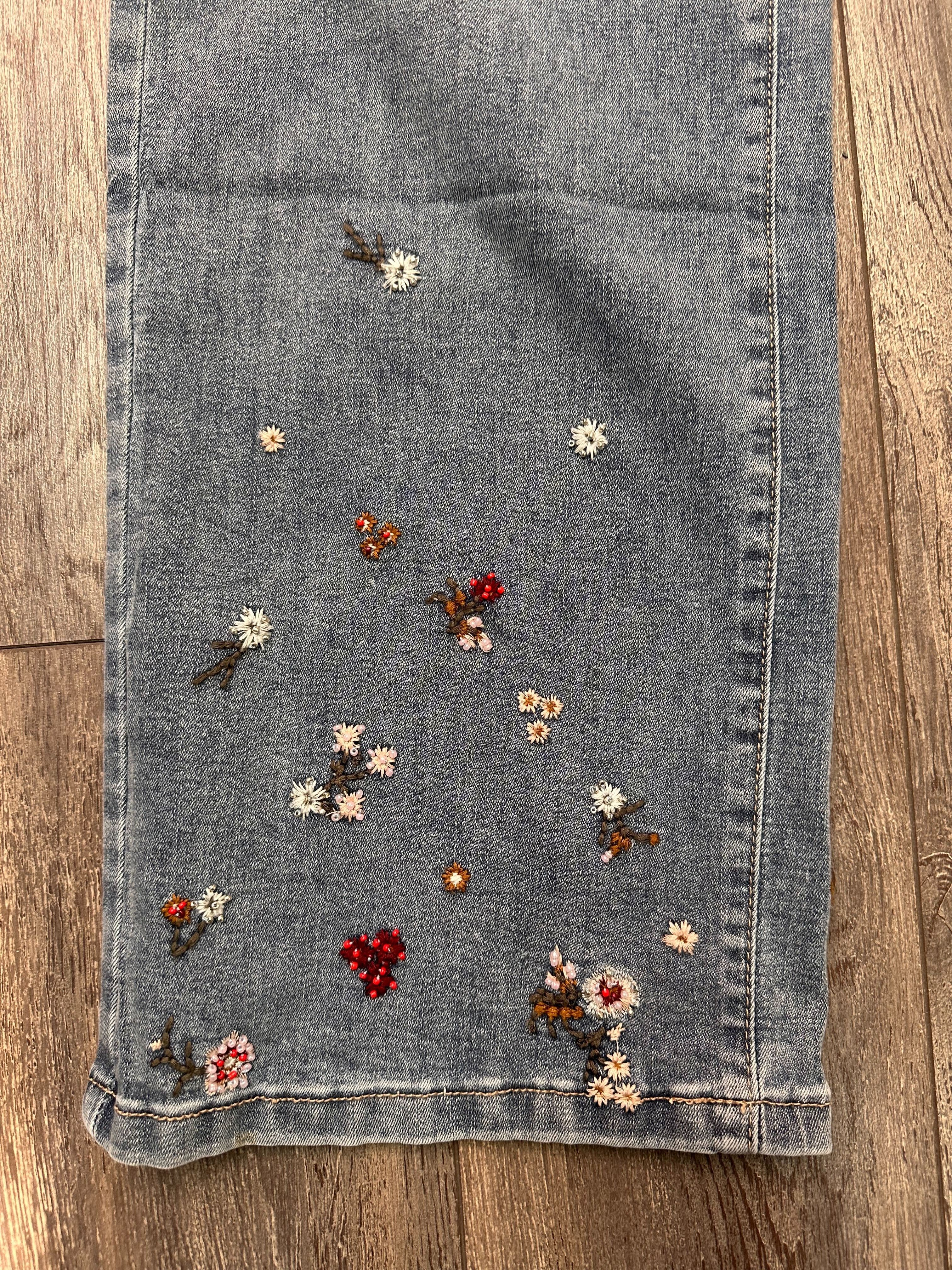 Jeans (Petites Fleurs Dans Le Bas)
