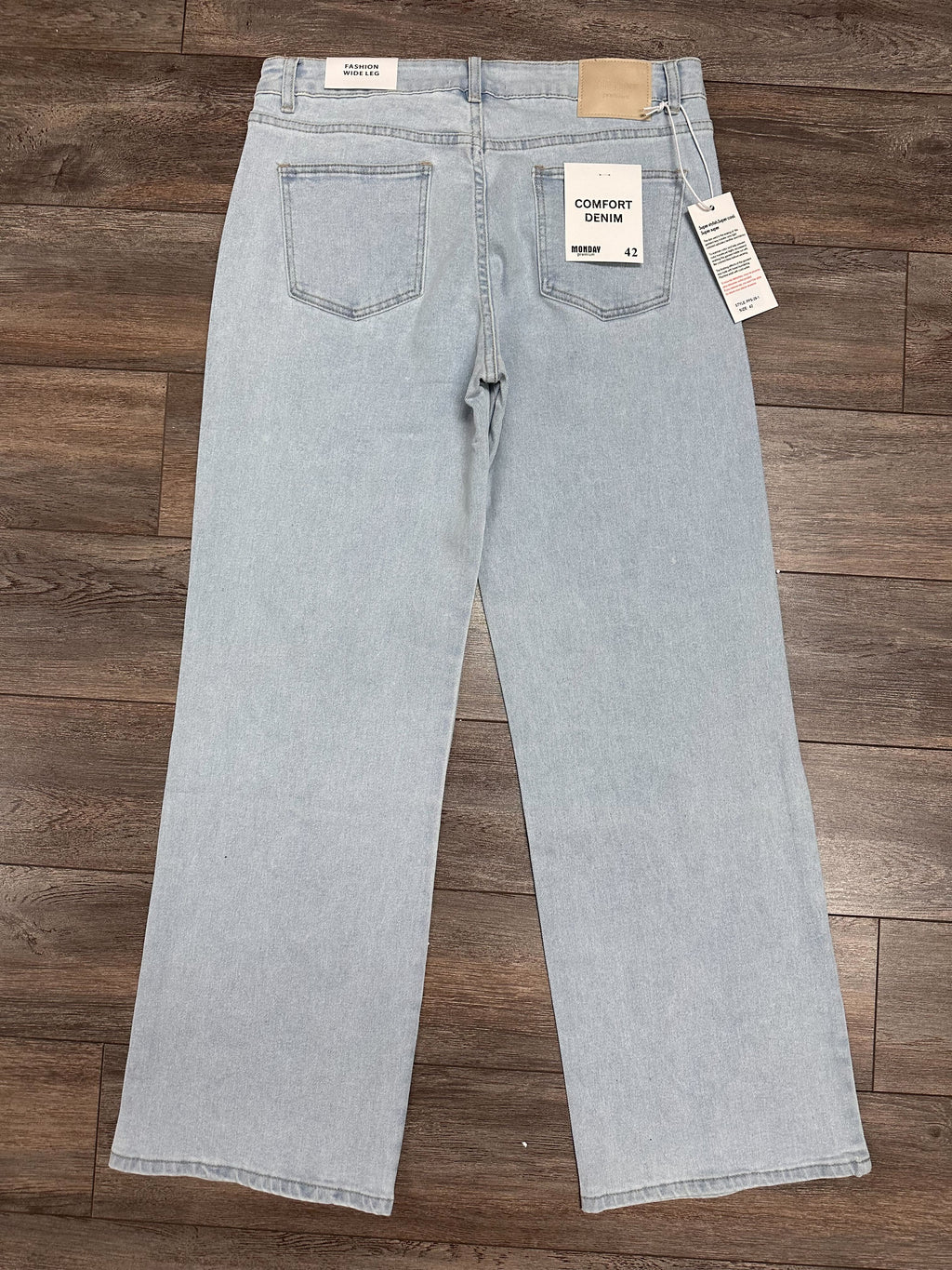 Jeans avec fleurs en brillants