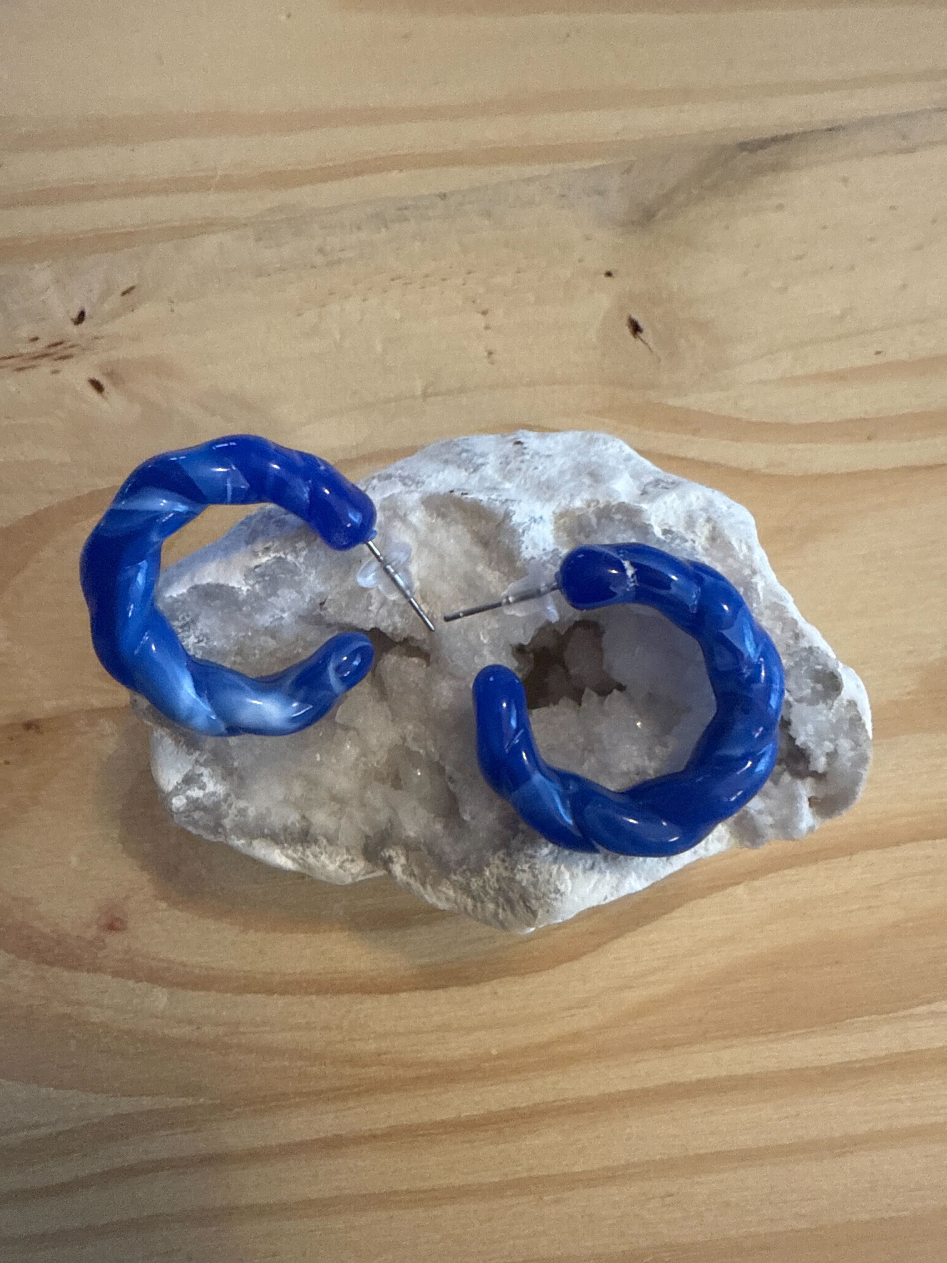 Boucle d'oreille anneaux (style croissant)