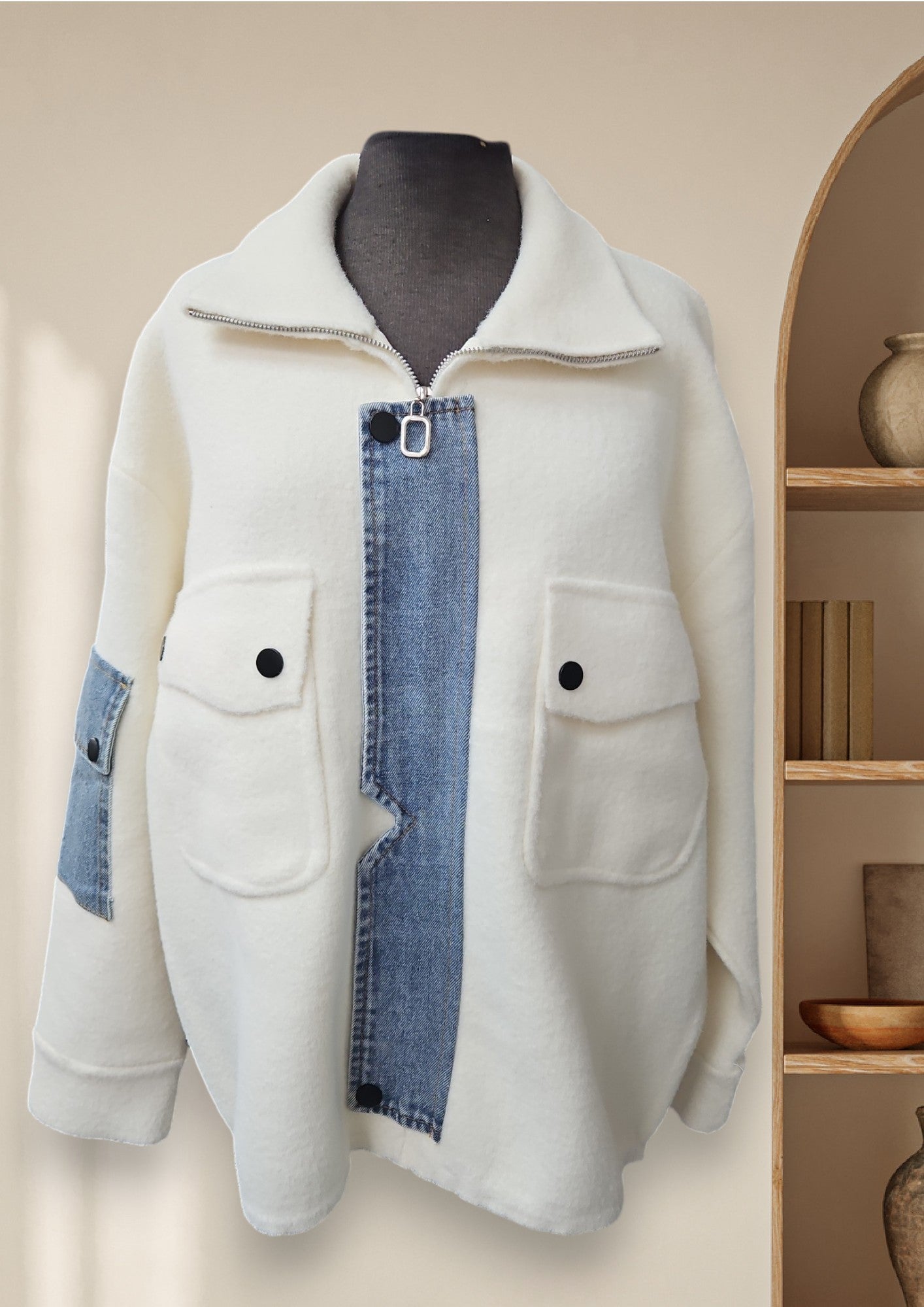 Manteaux duveteux avec poches en jeans