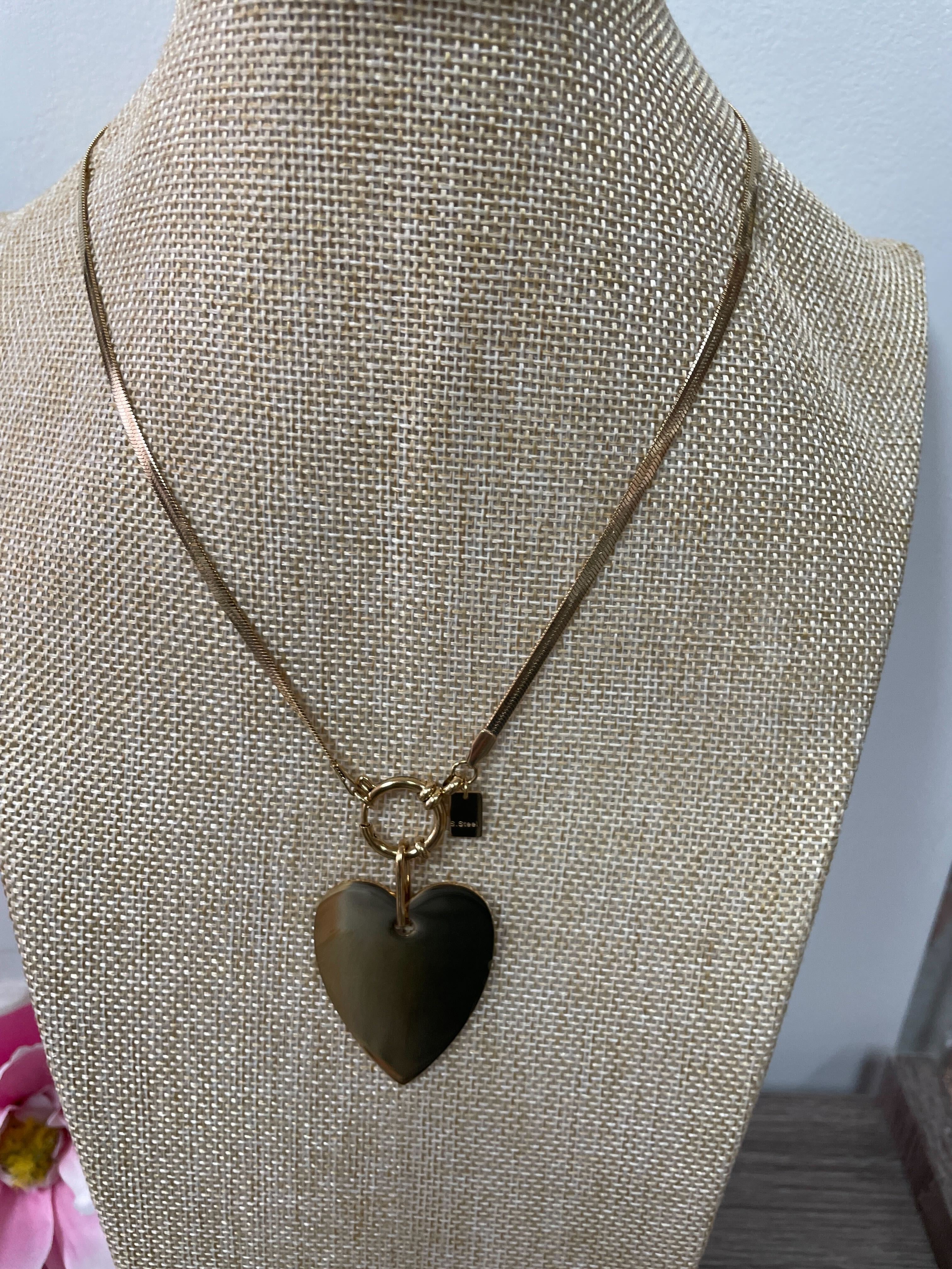 Collier avec pendentif coeur