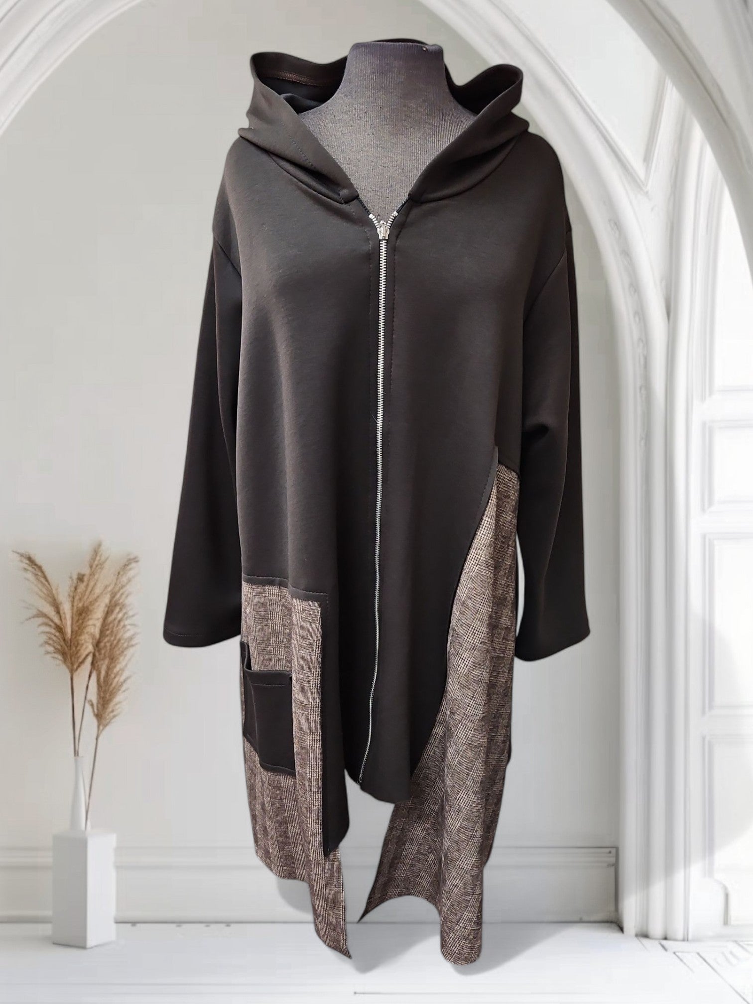 Veste à capuchon avec motif carreauté
