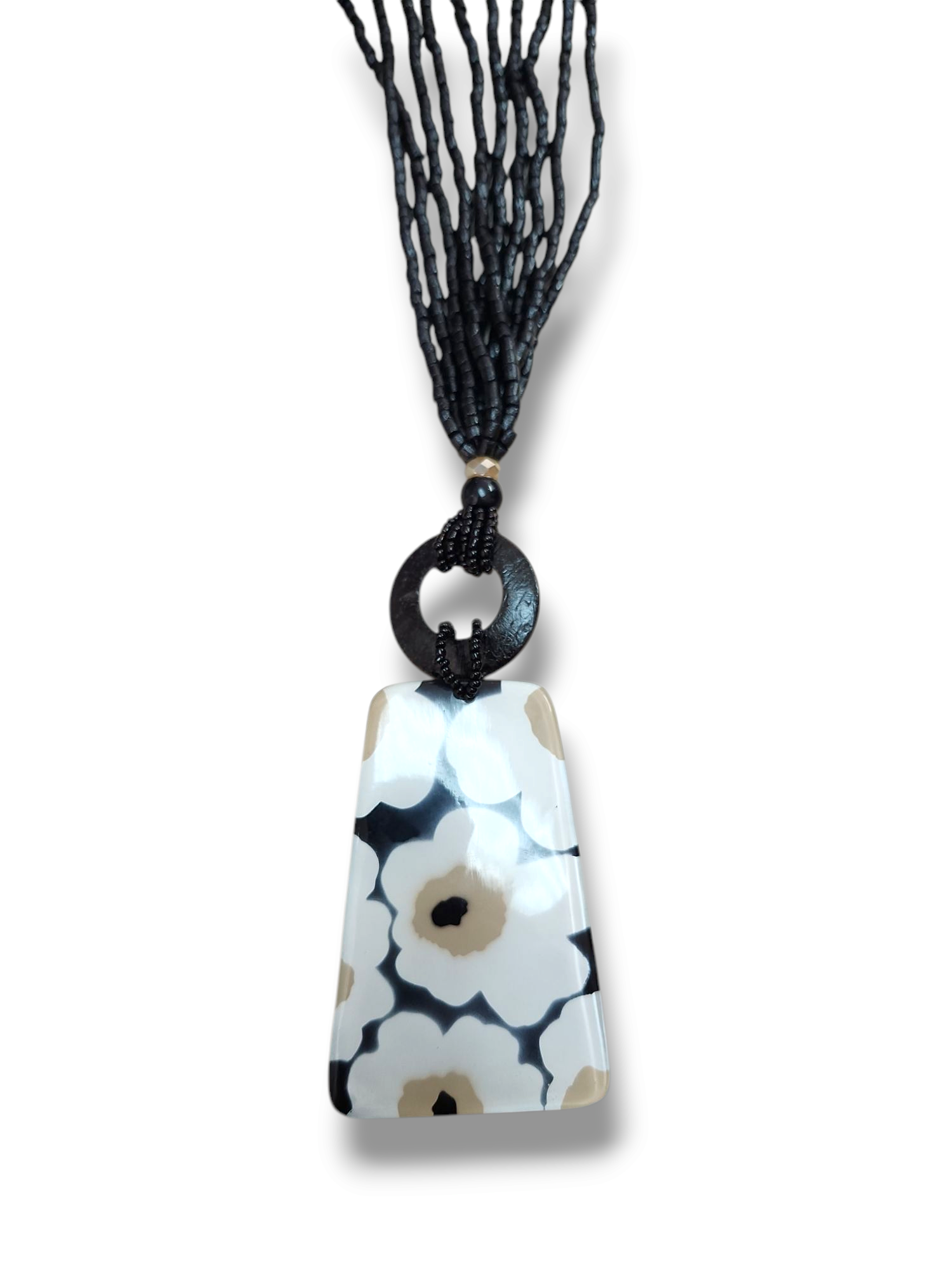 Collier en résine
