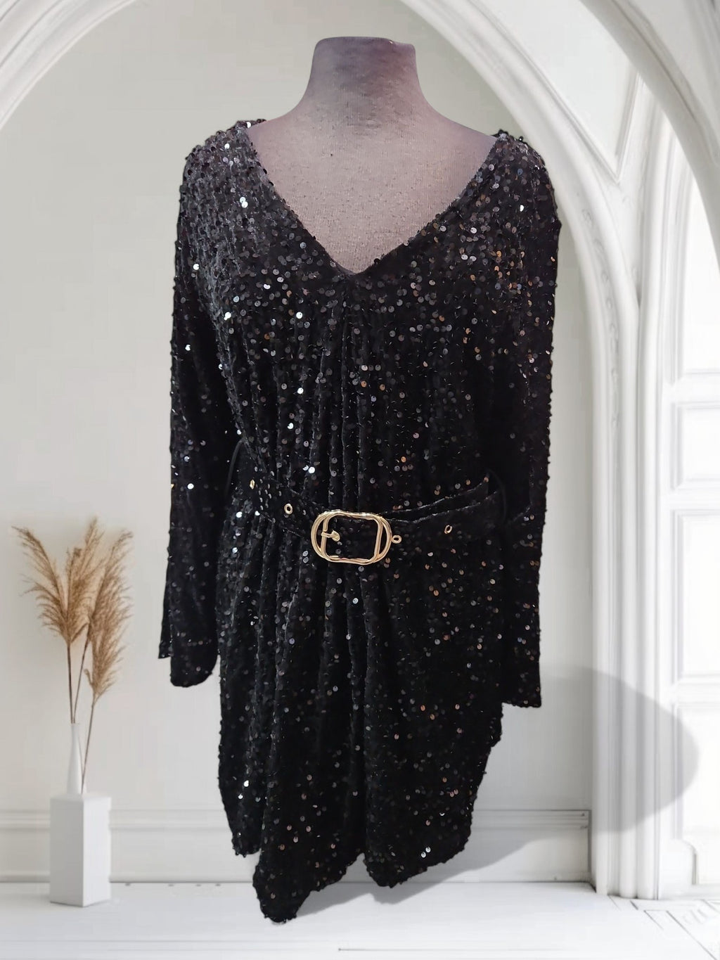 Robe à paillettes avec ceinture