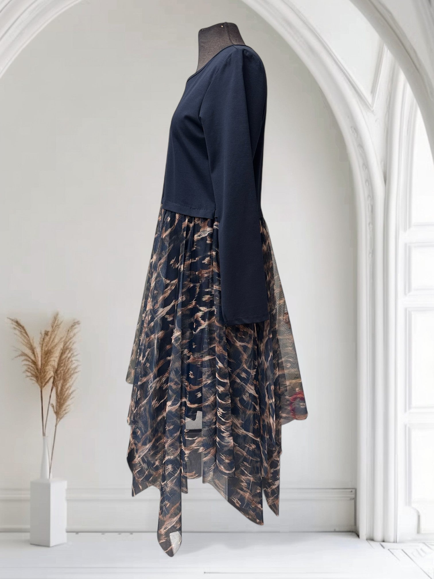 Robe avec bas en tule