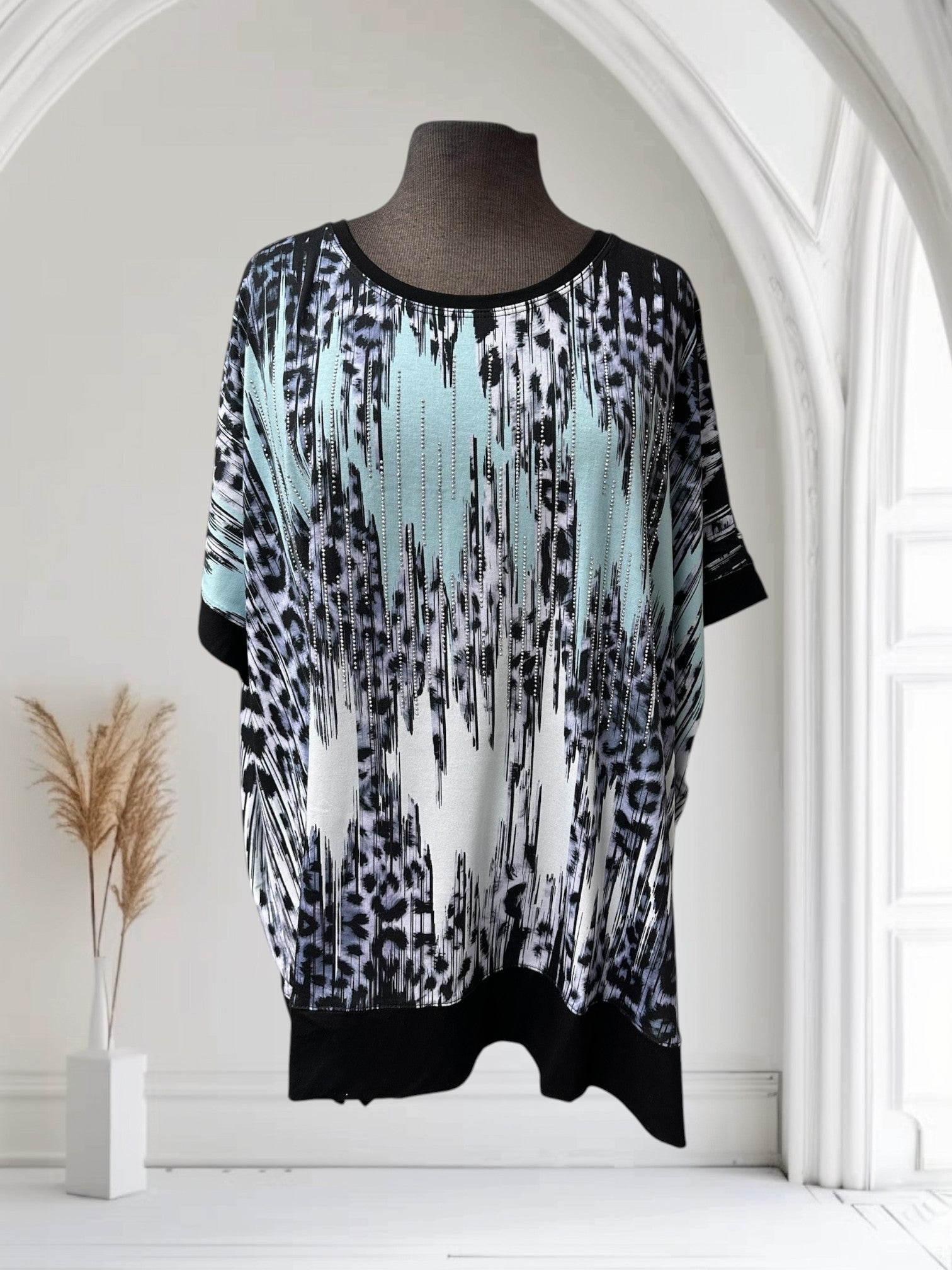 Chandail (léopard et brillants)