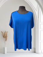 T-shirt avec boutons sur les épaules