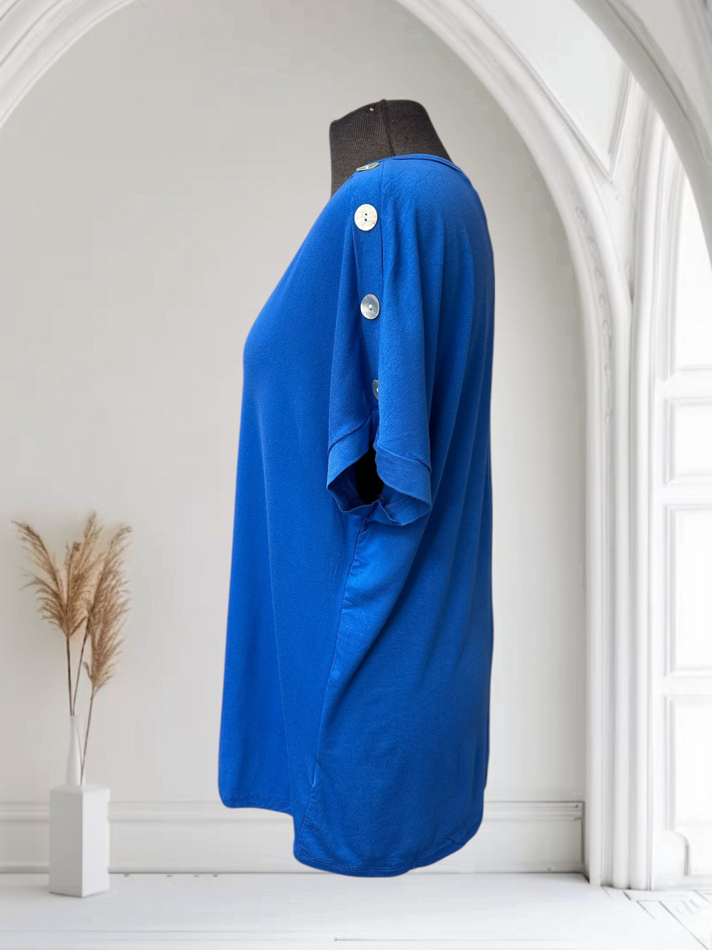 T-shirt avec boutons sur les épaules