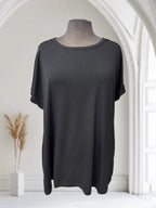 T-shirt avec boutons sur les épaules