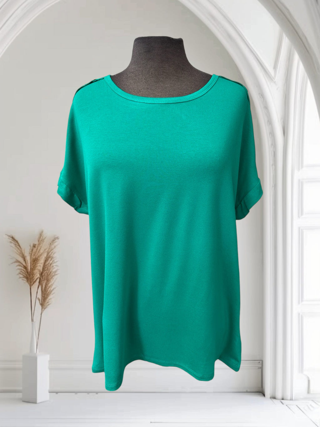 T-shirt avec boutons sur les épaules