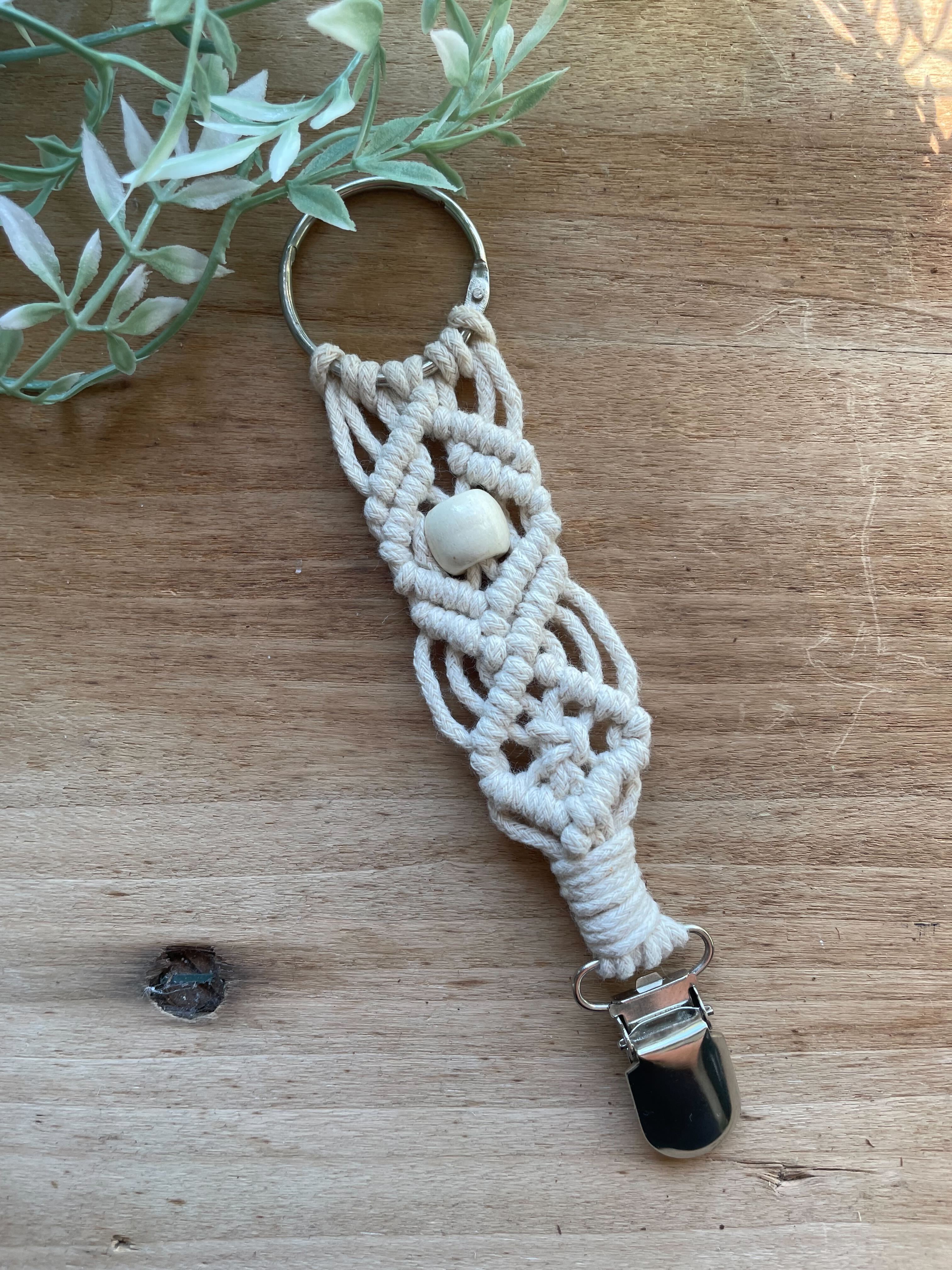 Nouveauté attache à chapeau en macramé