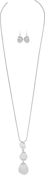 Ensemble de collier et boucle d'oreille