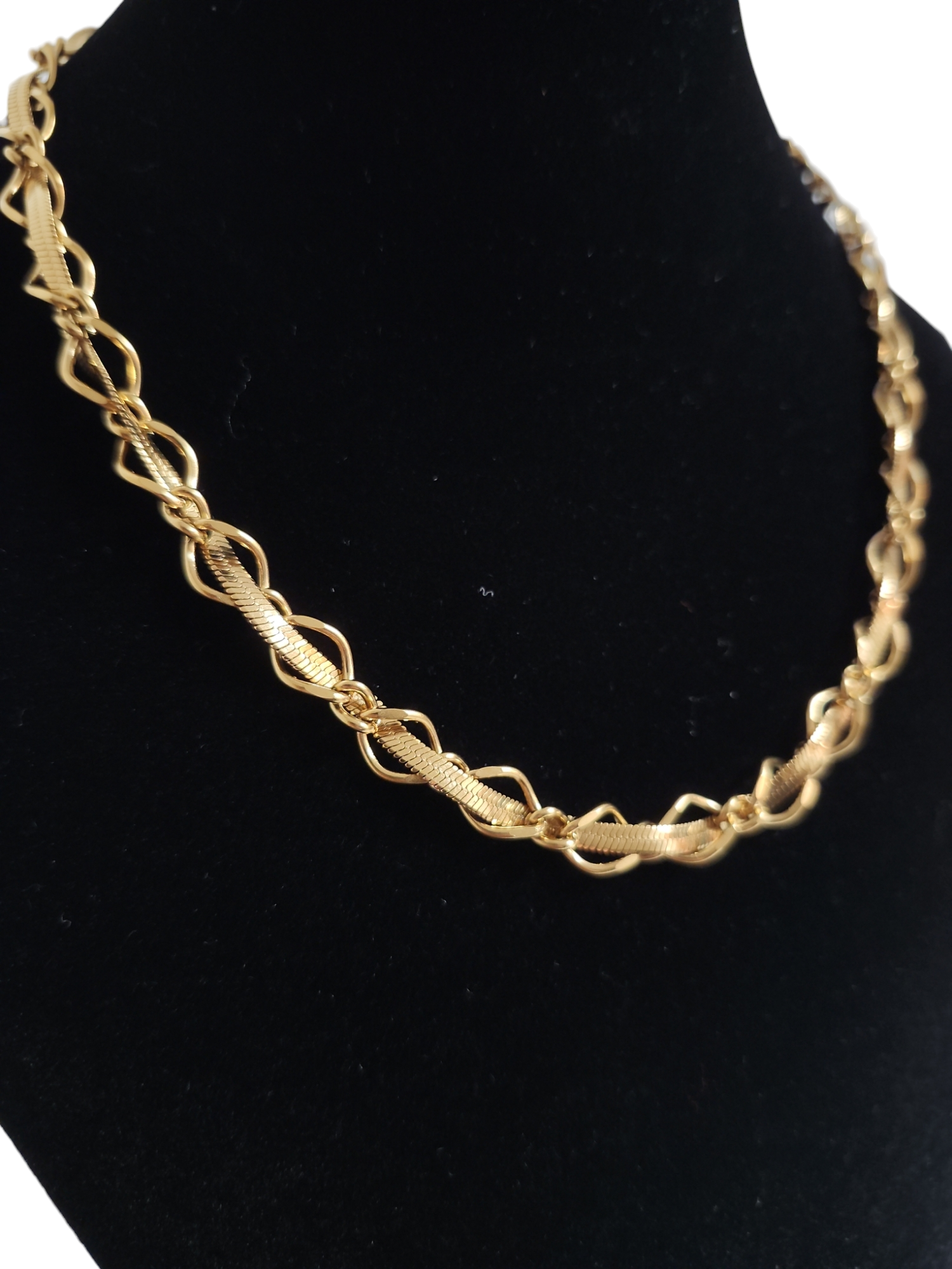 Collier or