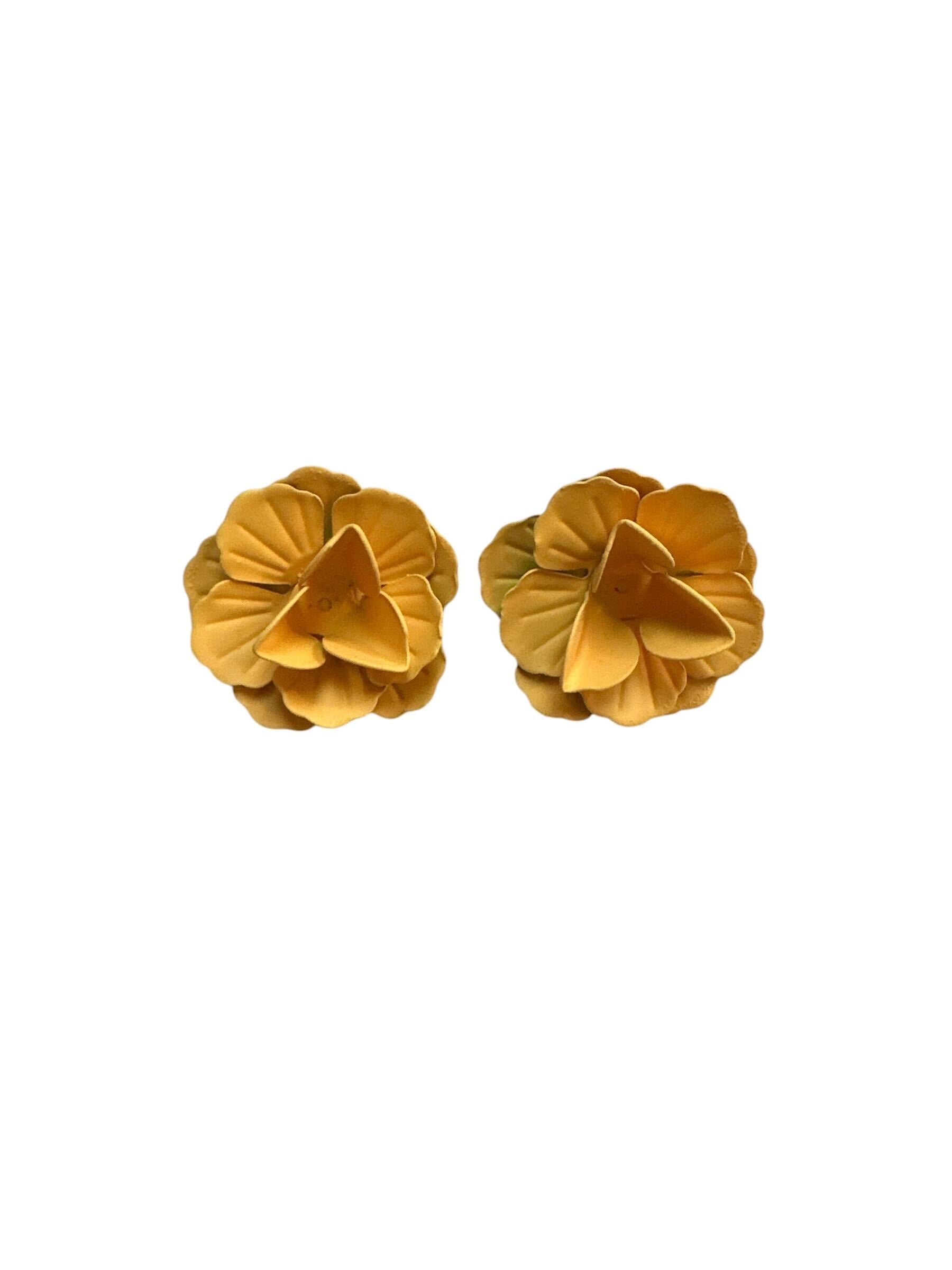 Boucle d'oreille en fleur