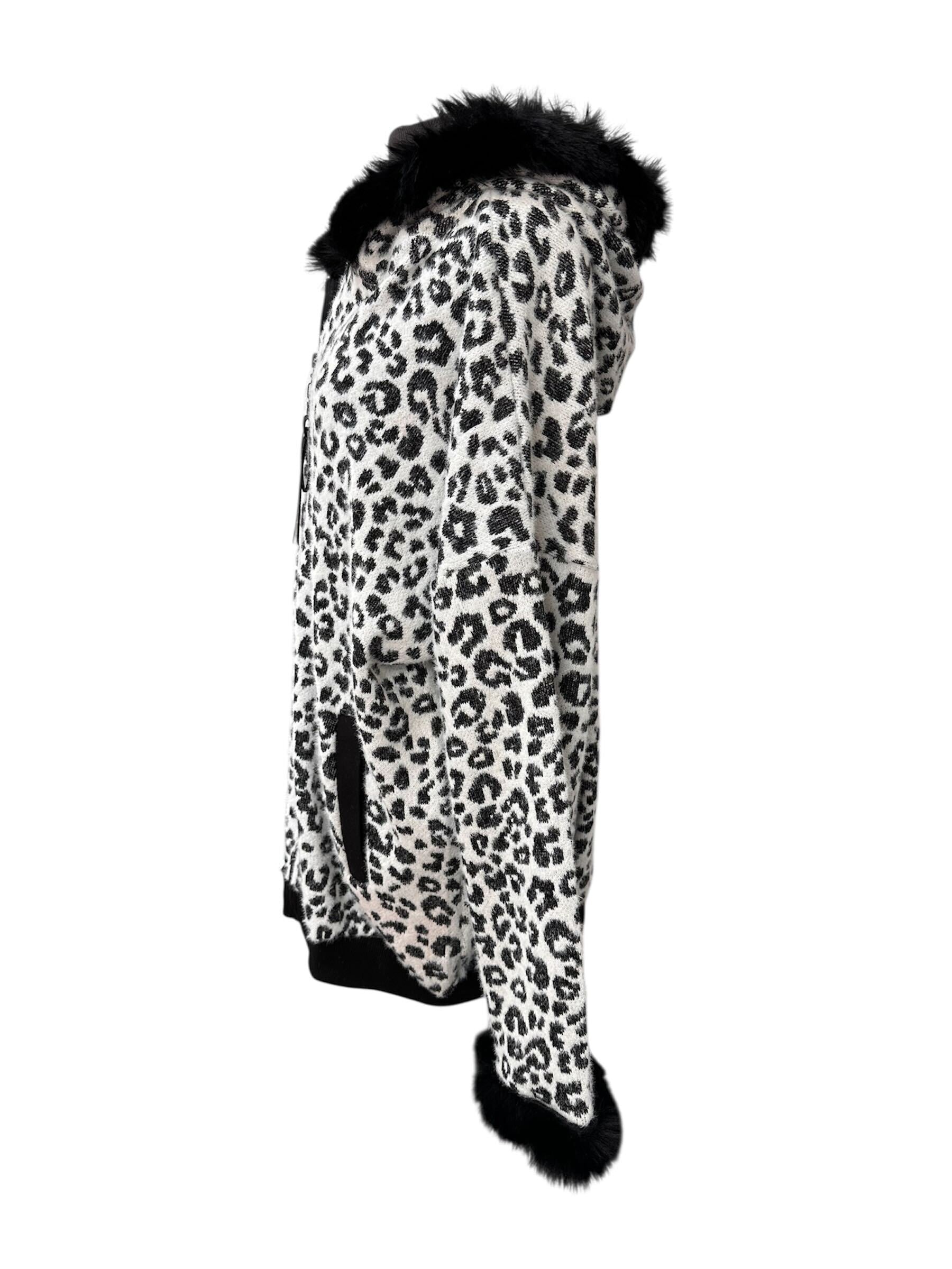 Veste avec bordure de fourrure
