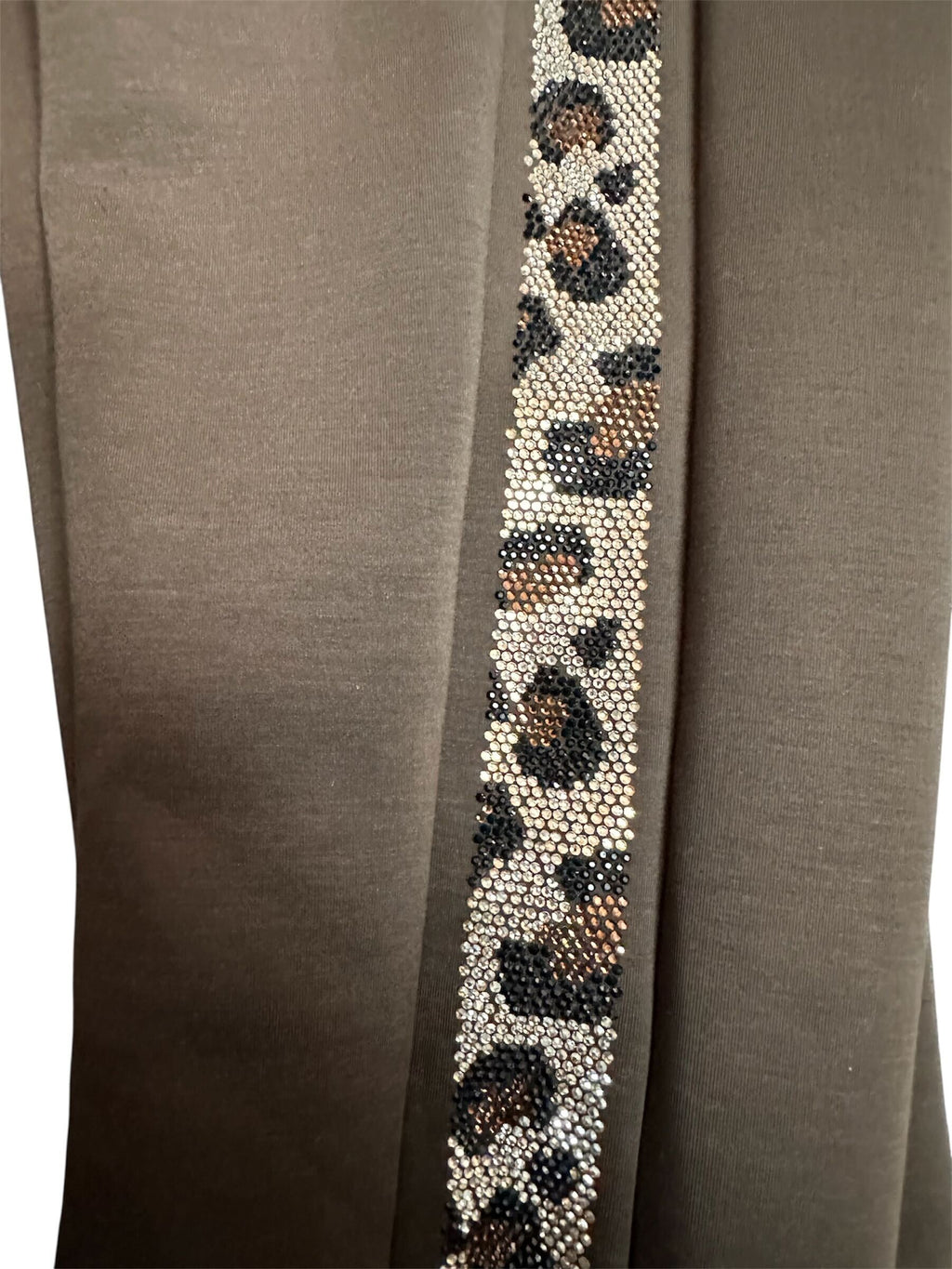 Pantalon avec ligne brillante léopard