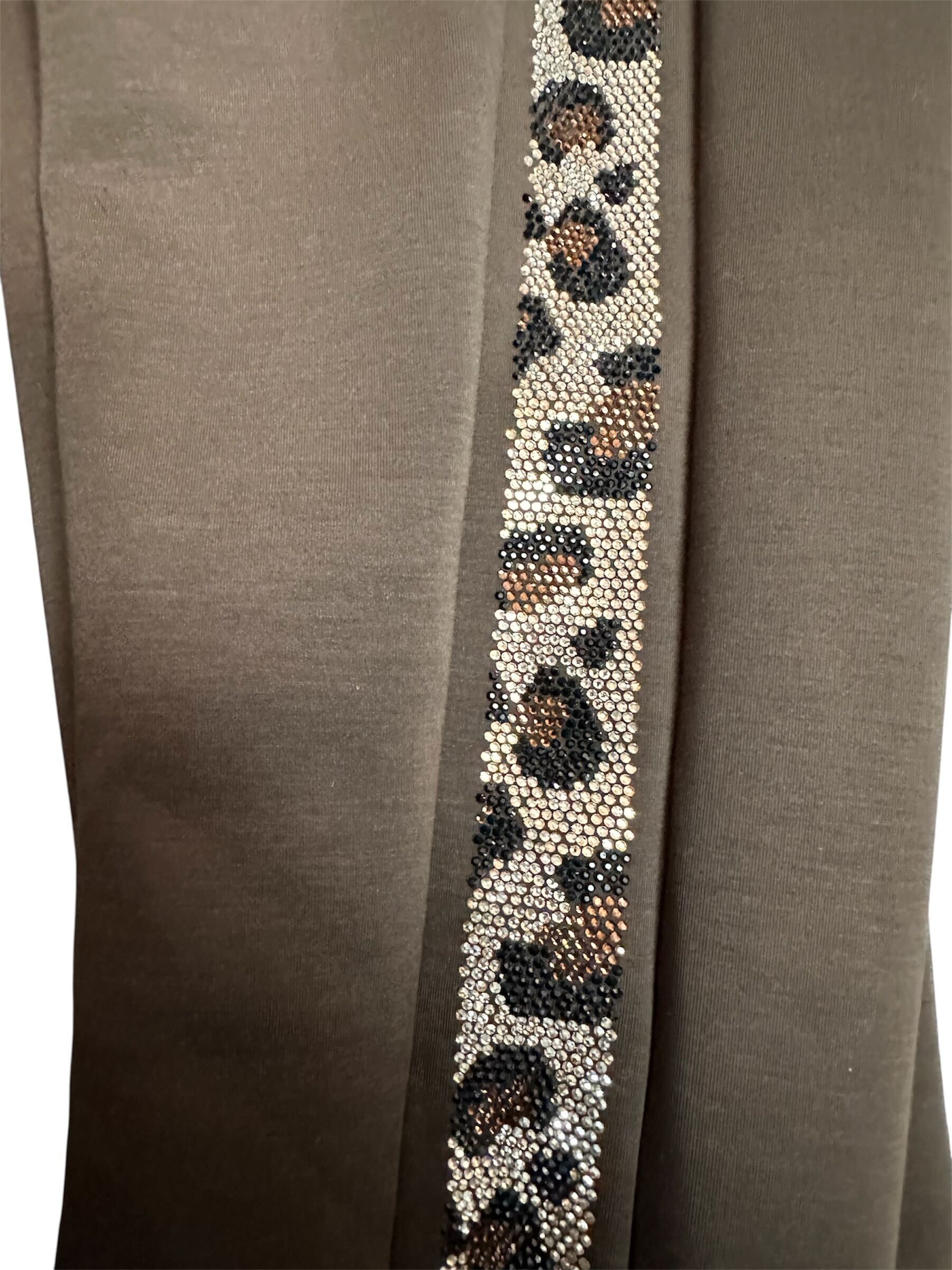 Pantalon avec ligne brillante léopard