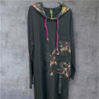 Robe longue à capuchon