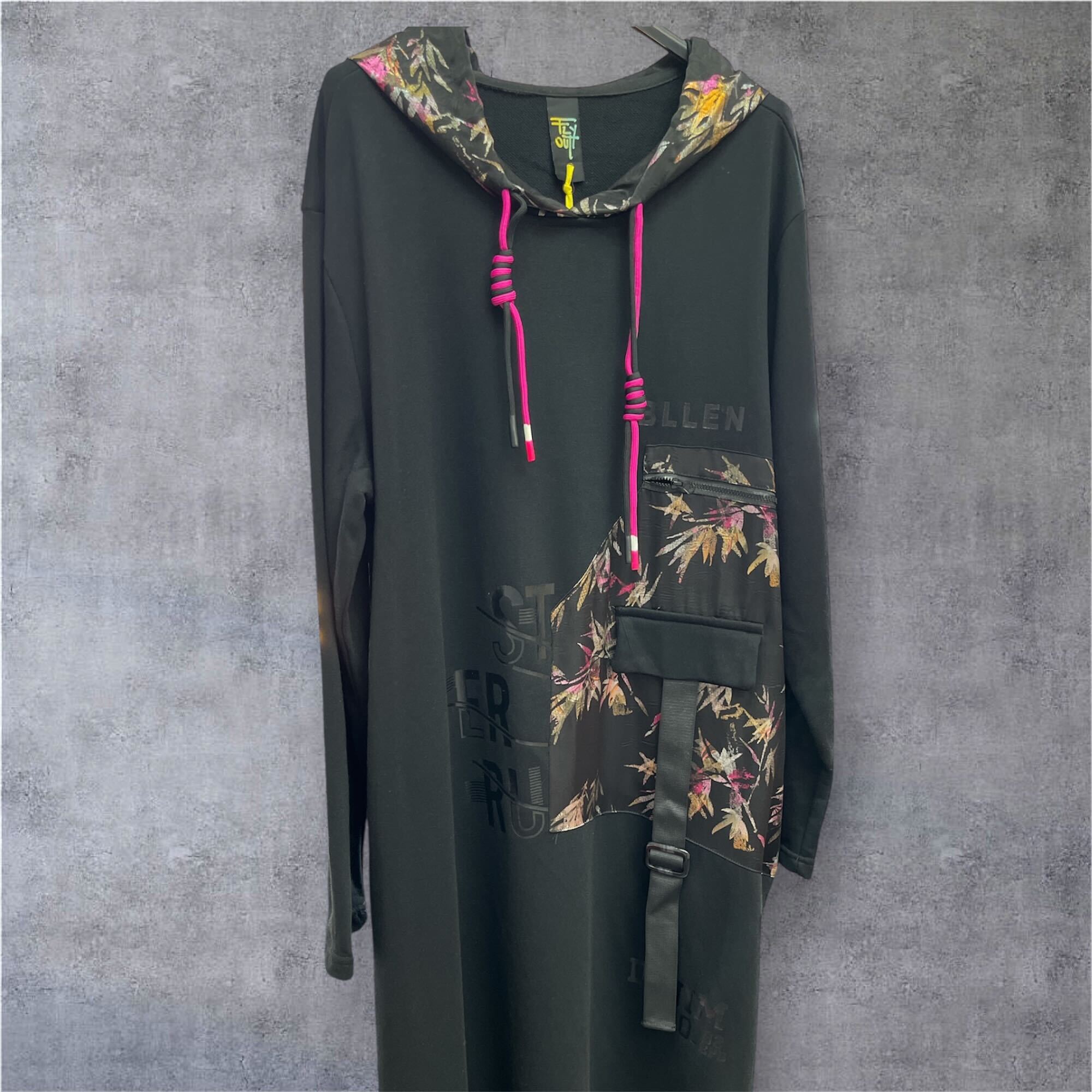 Robe longue à capuchon