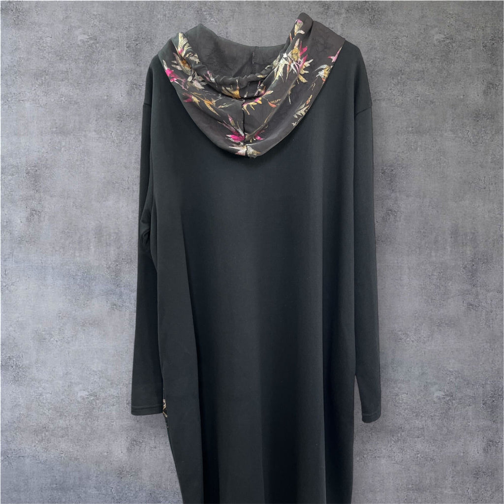 Robe longue à capuchon