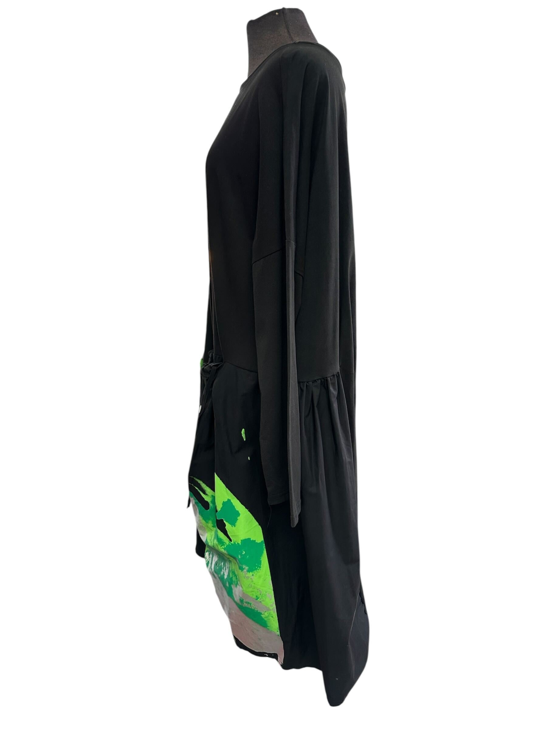 Robe (avec motif vert et argent)