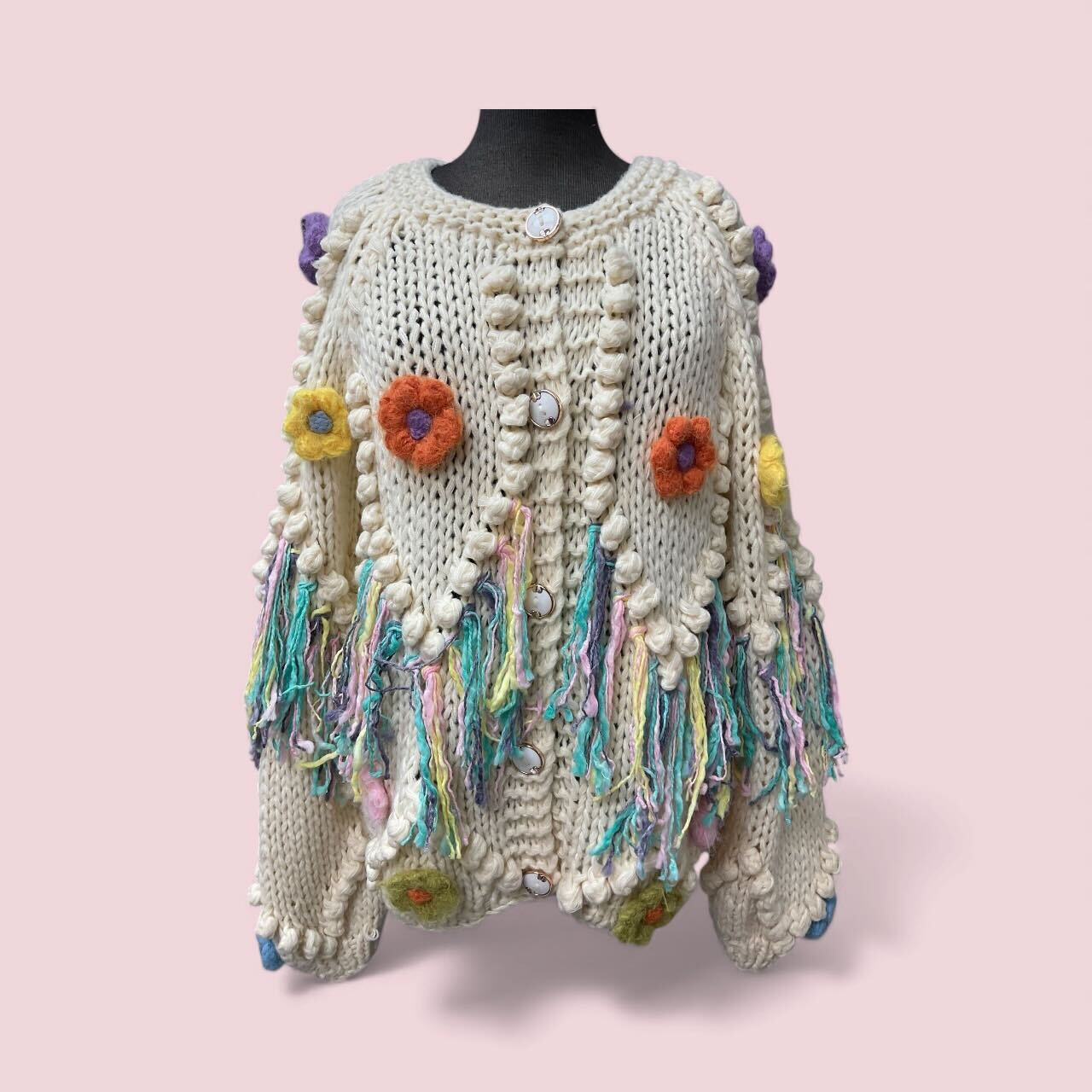 Cardigan/veste avec fleurs et franges