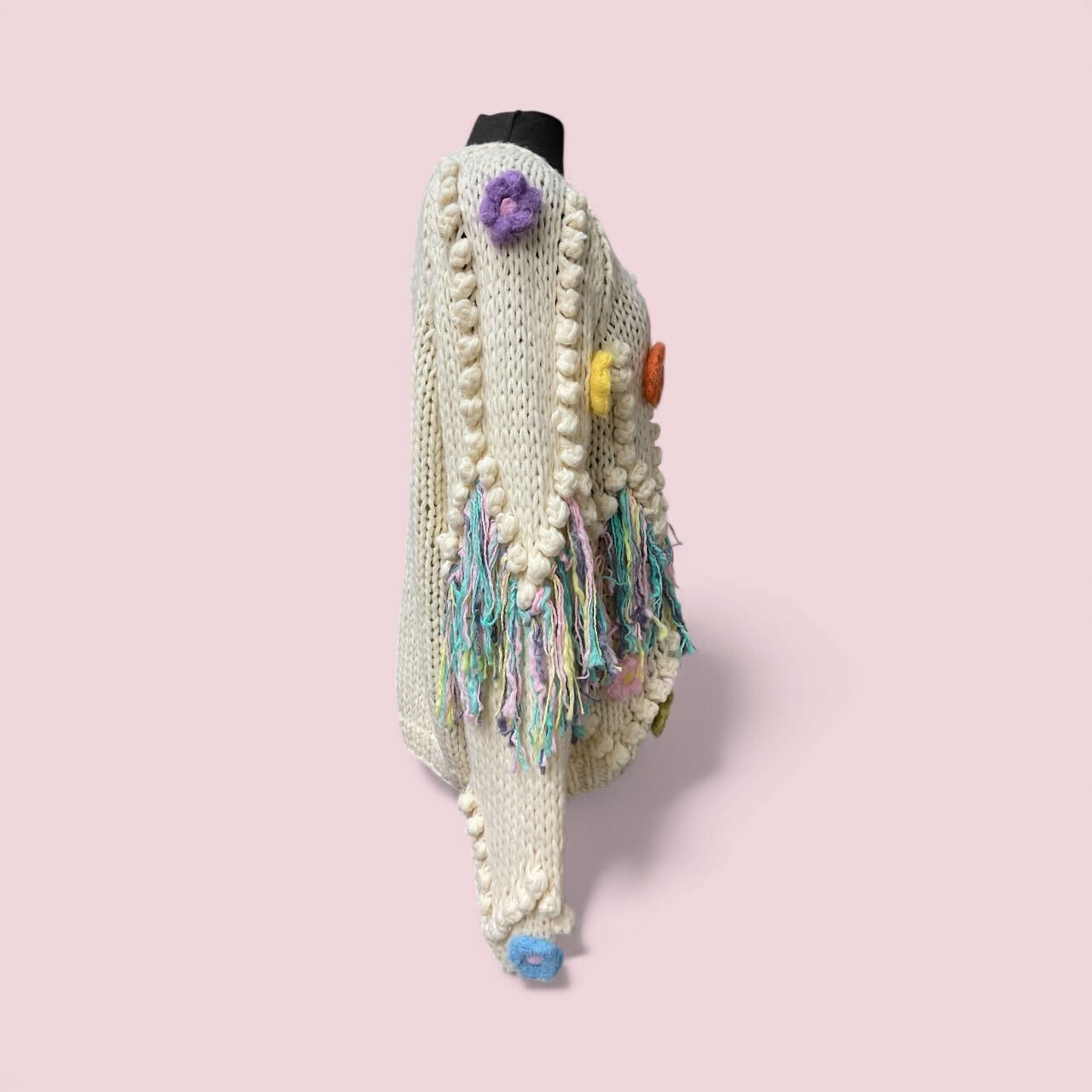 Cardigan/veste avec fleurs et franges