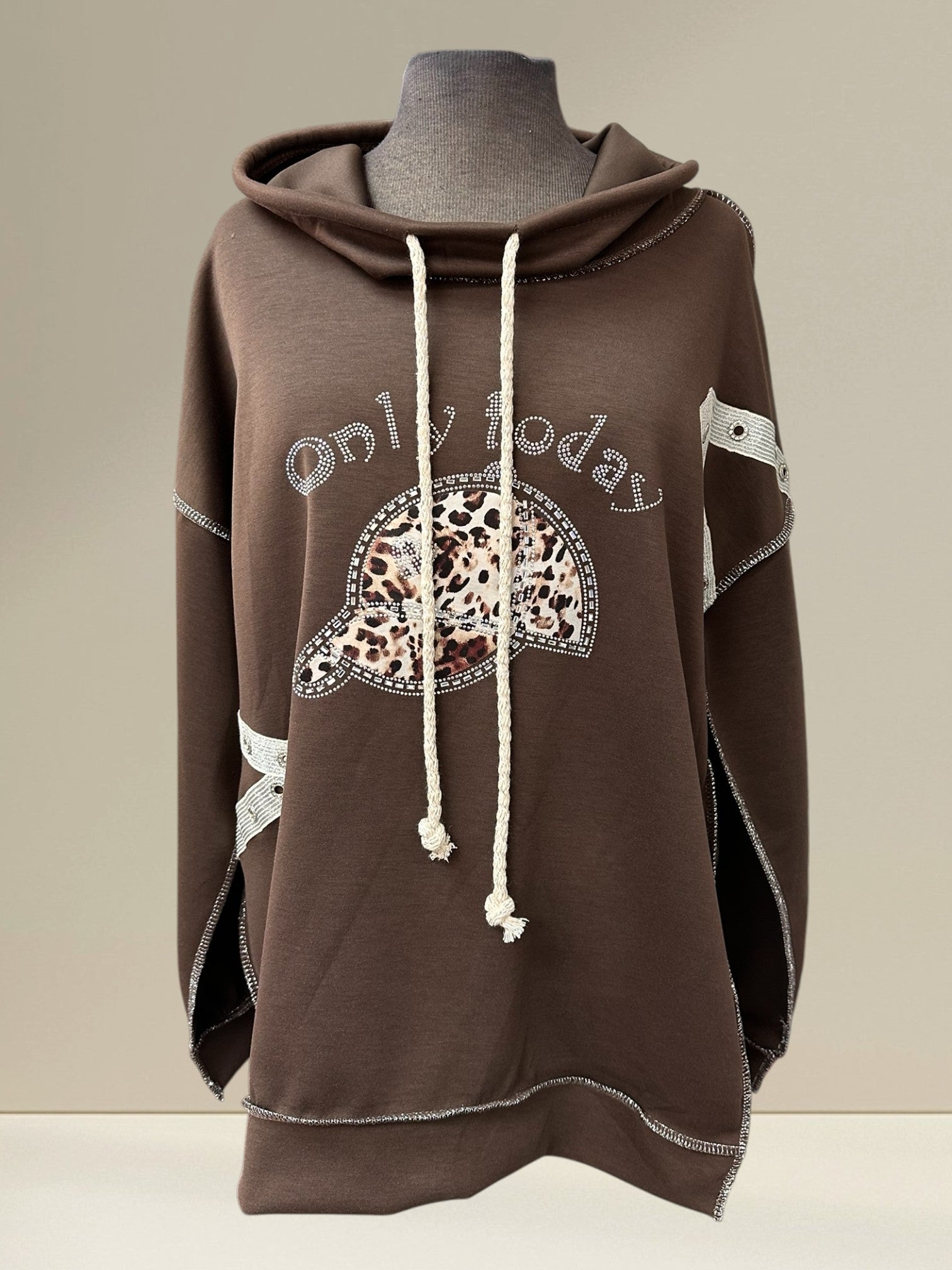 Chandail à capuchon (only today/casquette)