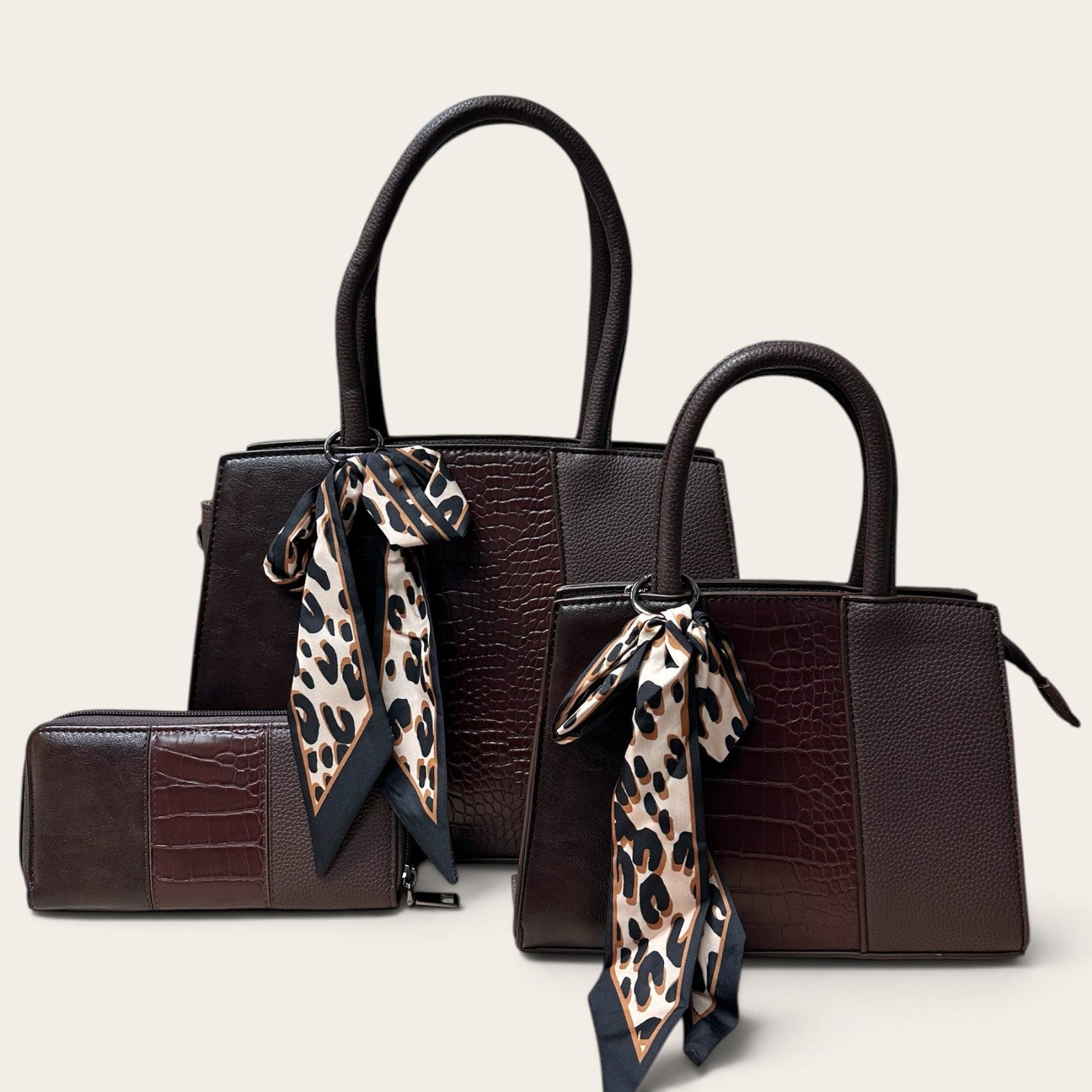 Ensemble de 2 sacs à main et 1 portefeuille