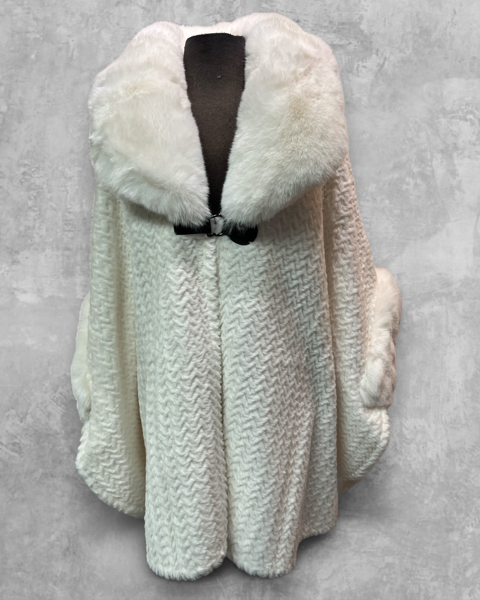 Poncho Cape (Fausse Fourrure)