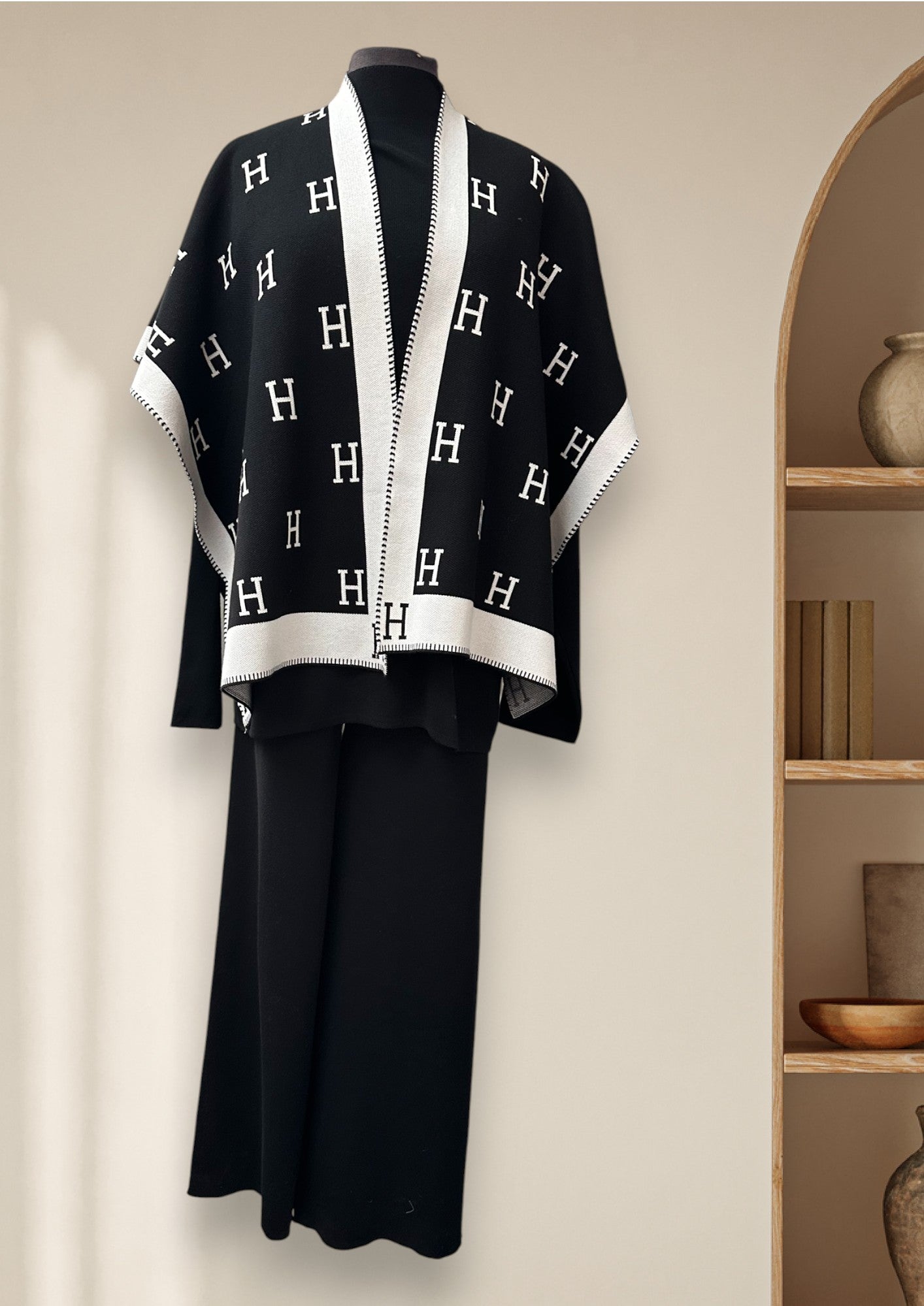Ensemble 3 pièces (Poncho, chandail et pantalon)