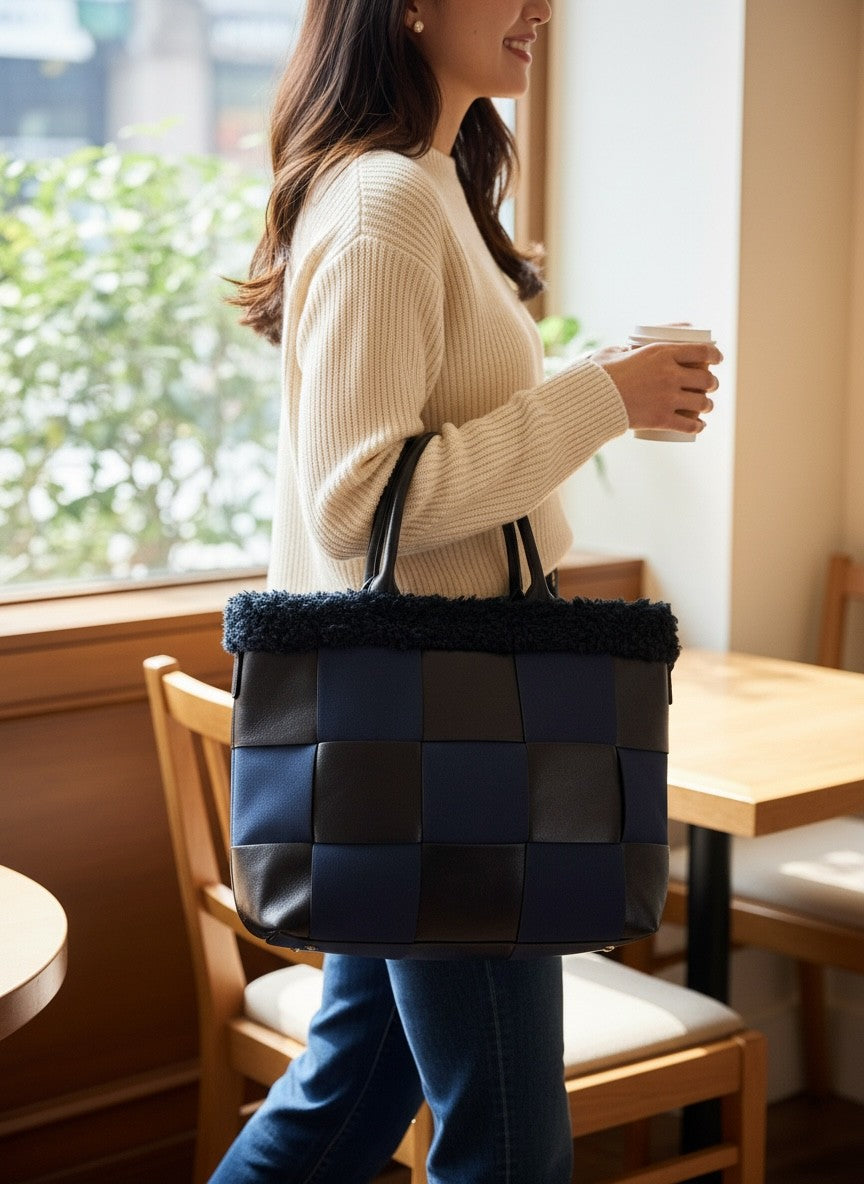 Sac à main motif damier