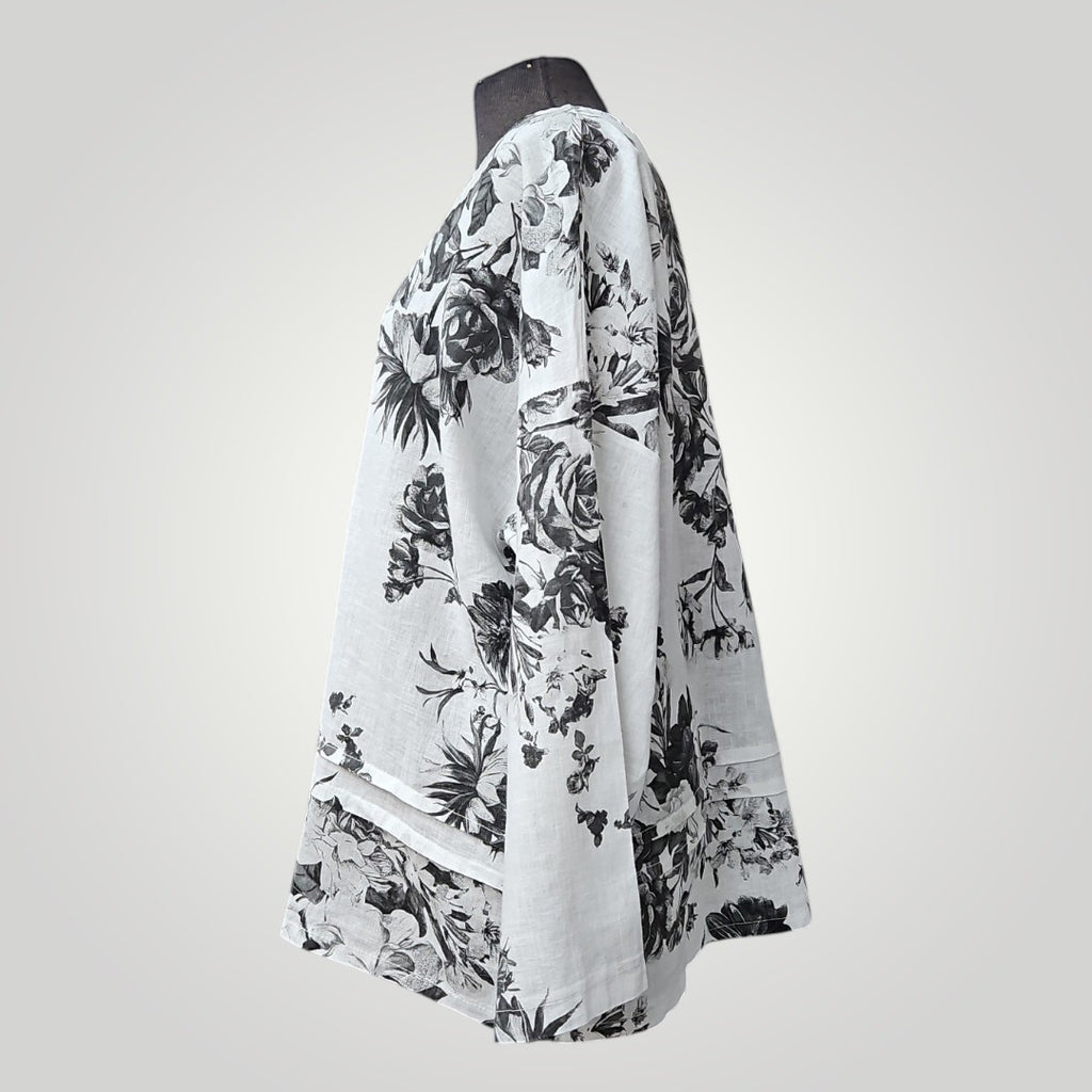 Blouse en lin Boutique Sylbelle à imprimé floral noir et blanc, mélange lin et viscose, manches longues.