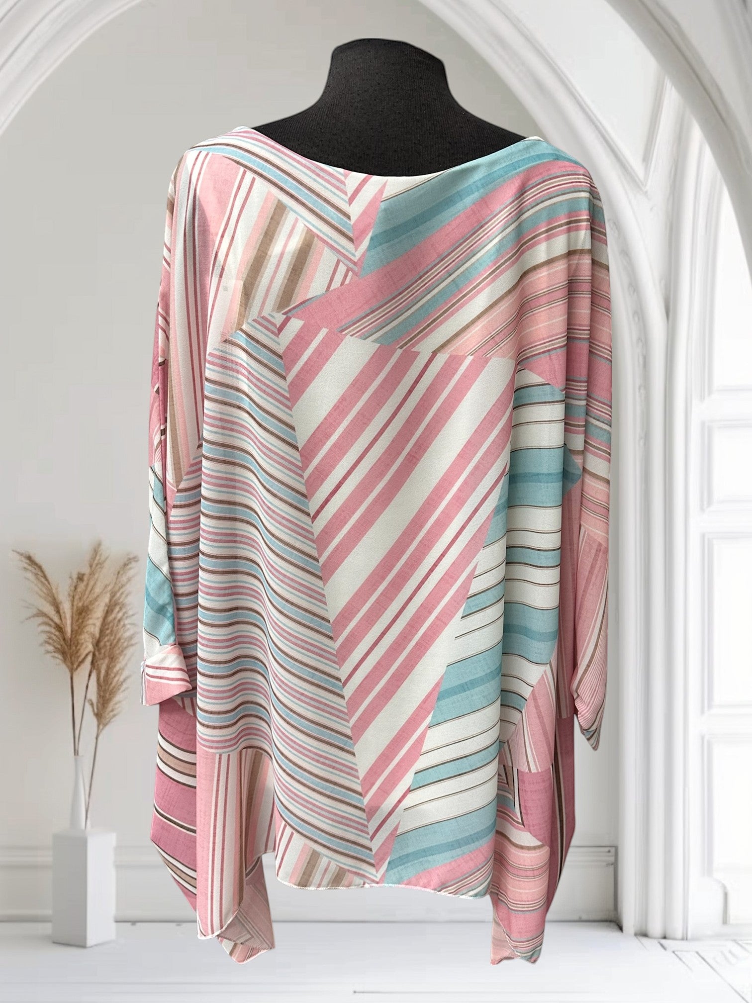 Blouse Boutique Sylbelle à rayures multicolores (rose, bleu, blanc, marron) en polyester, coupe ample, col rond.