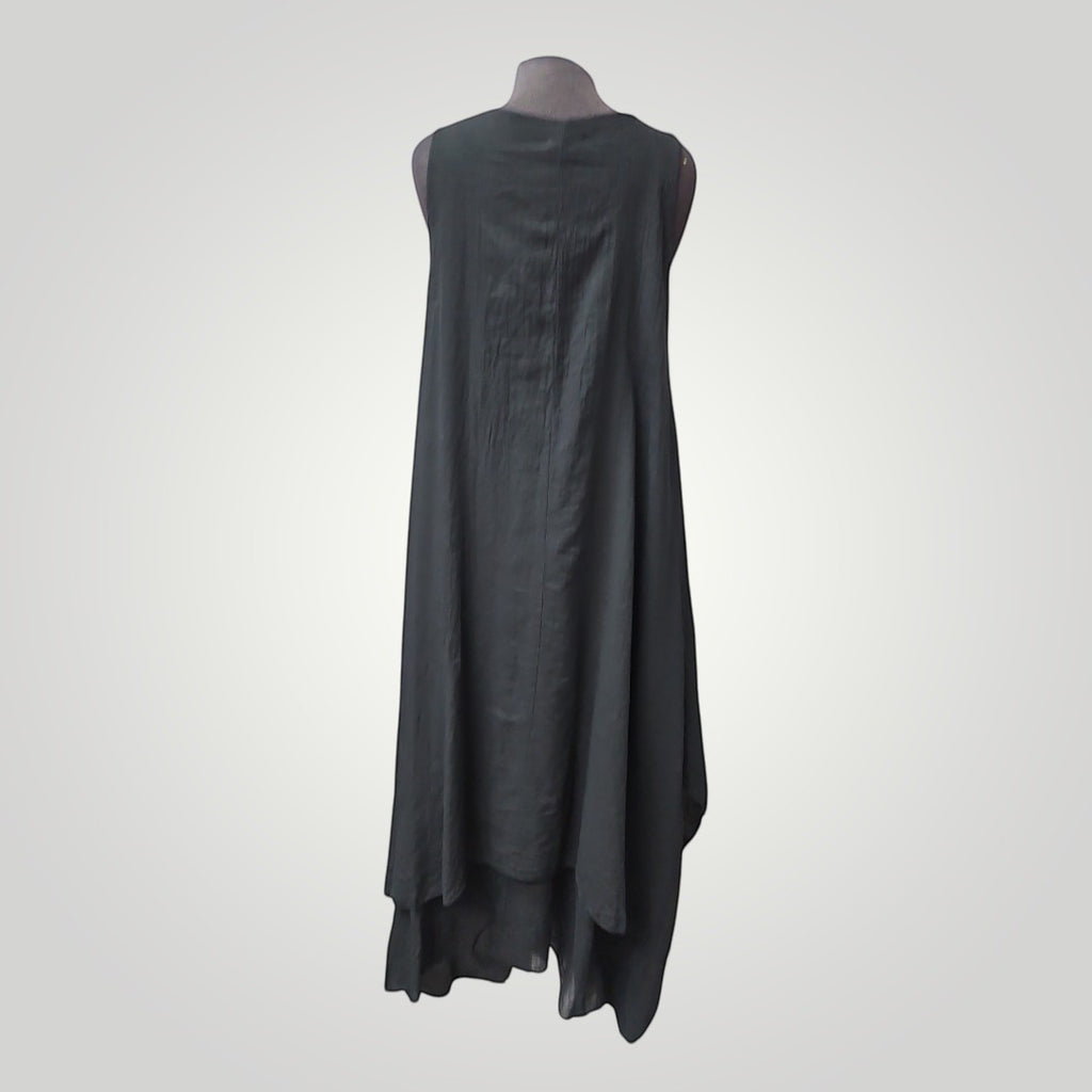 Boutique Sylbelle robe noire courte en coton avec coutures verticales et ourlet asymétrique