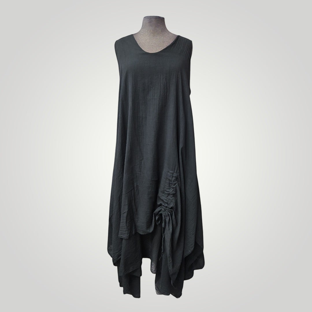Boutique Sylbelle robe courte noire en coton avec détail froncé sur le côté et cordon de serrage