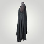 Boutique Sylbelle robe courte noire en viscose sans manches avec coutures verticales audacieuses