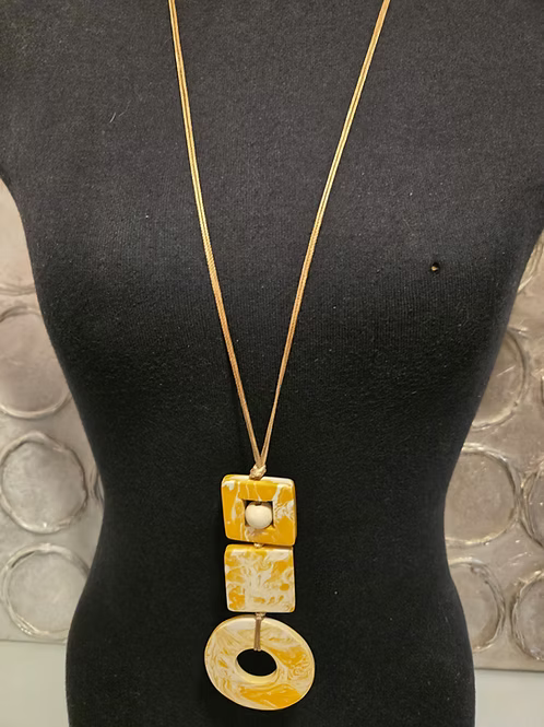 Collier en résine