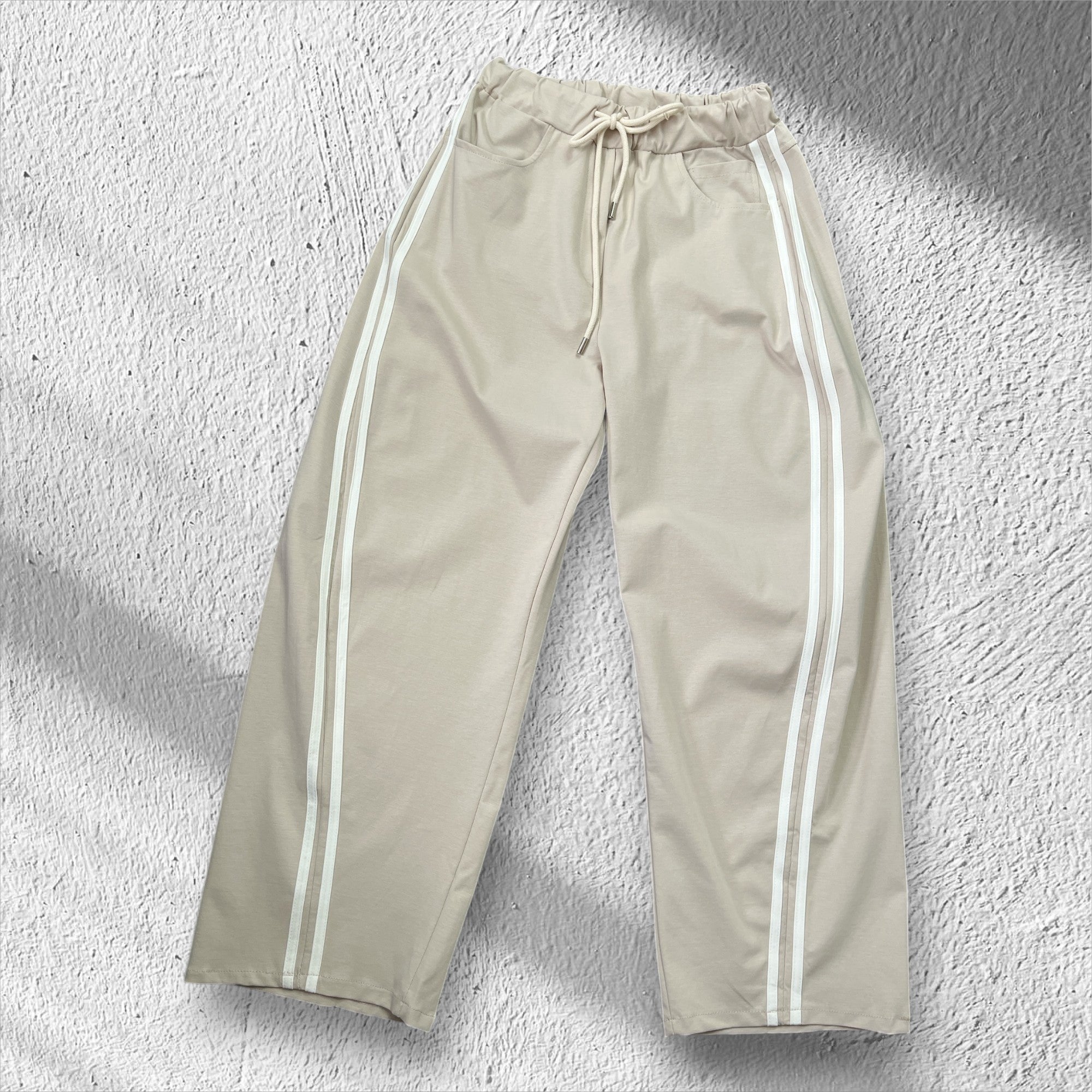 Pantalon (avec bandes sur les côtés)