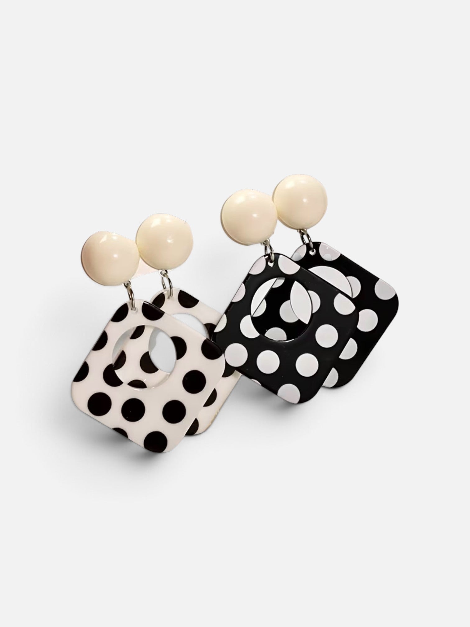 Boucle d'oreille à pois