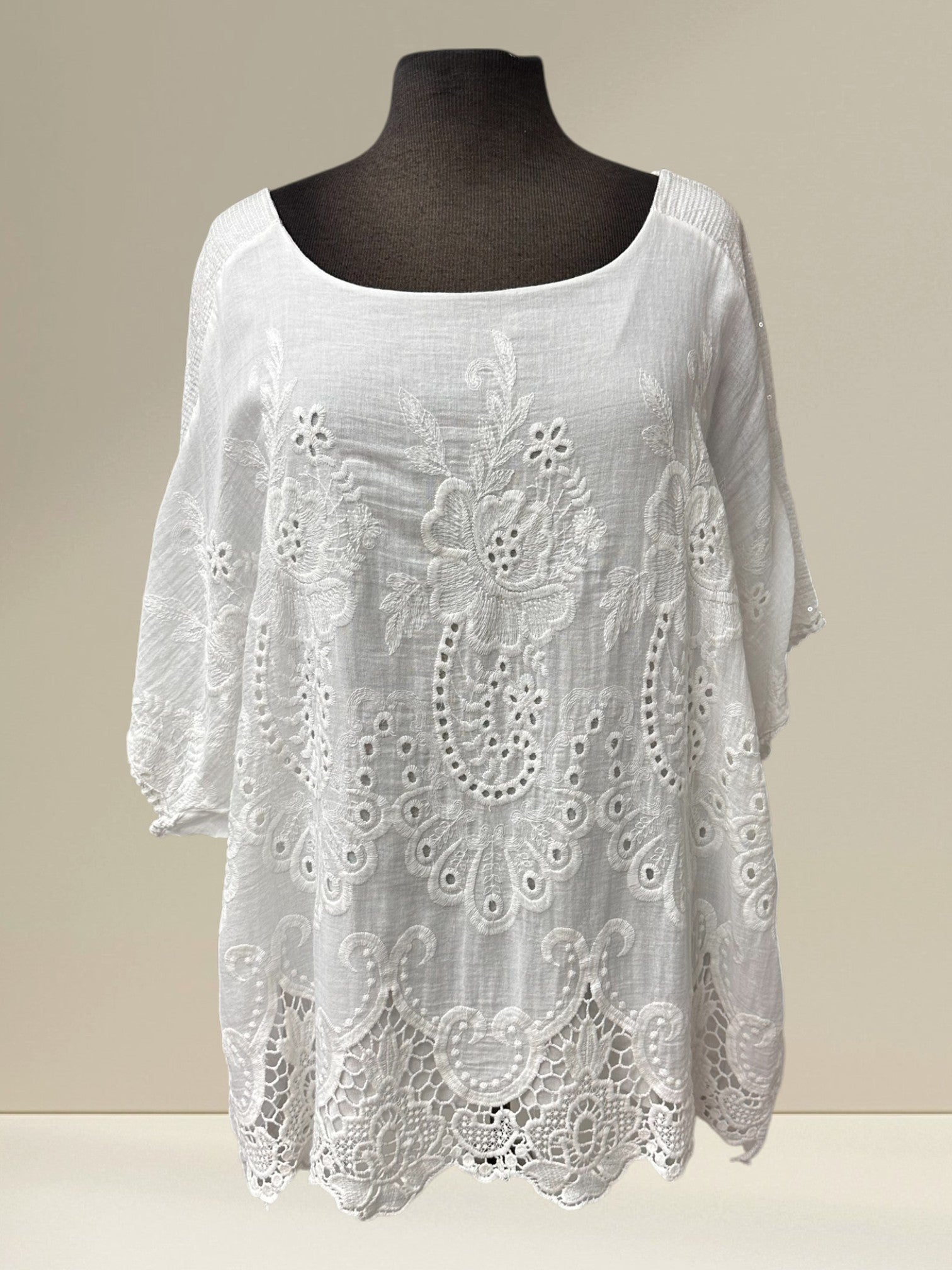 Blouse (fleurs brodées)