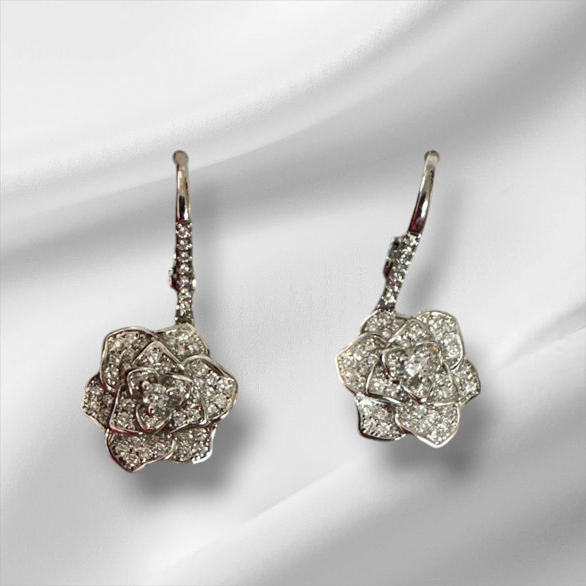 Boucles d'oreille (fleurs brillantes)