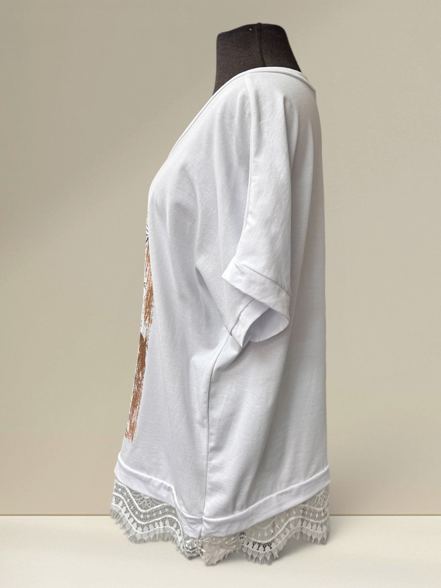 T-shirt (dentelle dans le bas)